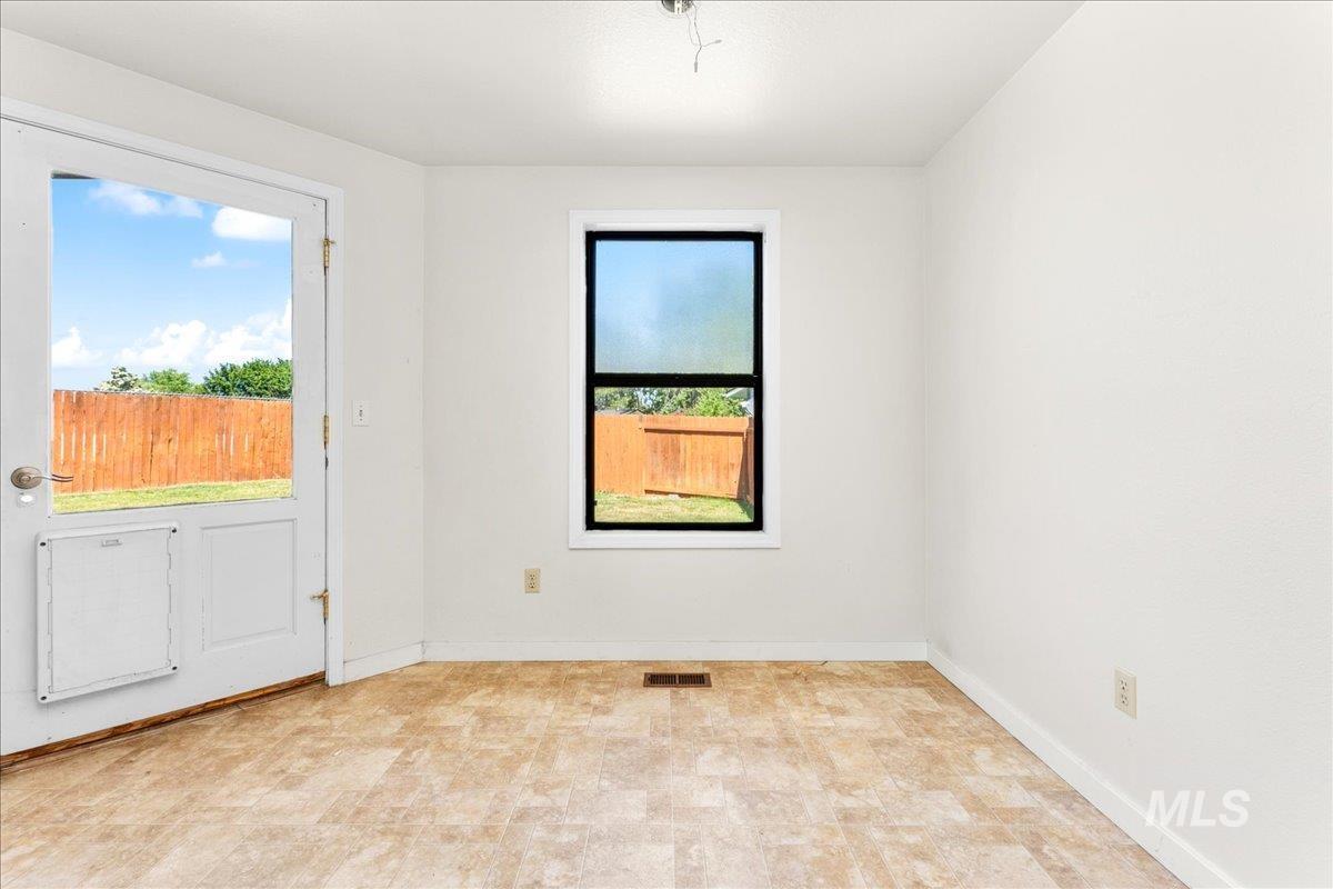 2829 N Citrus Pl, Boise, Idaho 83713, 3 Bedrooms, 2 Bathrooms, Residential For Sale, Price $375,000, 98990942
