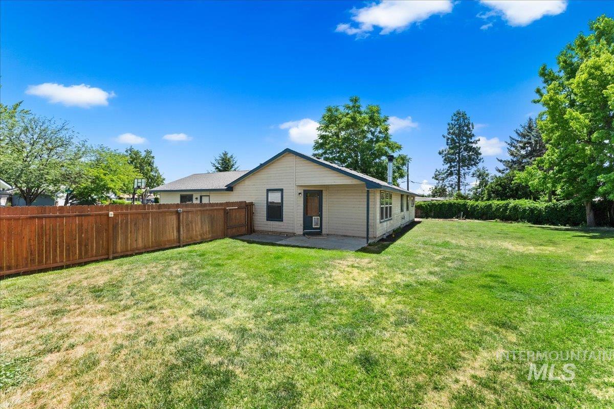 2829 N Citrus Pl, Boise, Idaho 83713, 3 Bedrooms, 2 Bathrooms, Residential For Sale, Price $375,000, 98990942