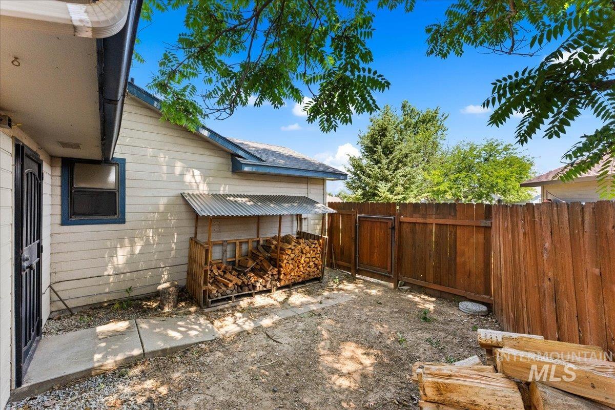 2829 N Citrus Pl, Boise, Idaho 83713, 3 Bedrooms, 2 Bathrooms, Residential For Sale, Price $375,000, 98990942