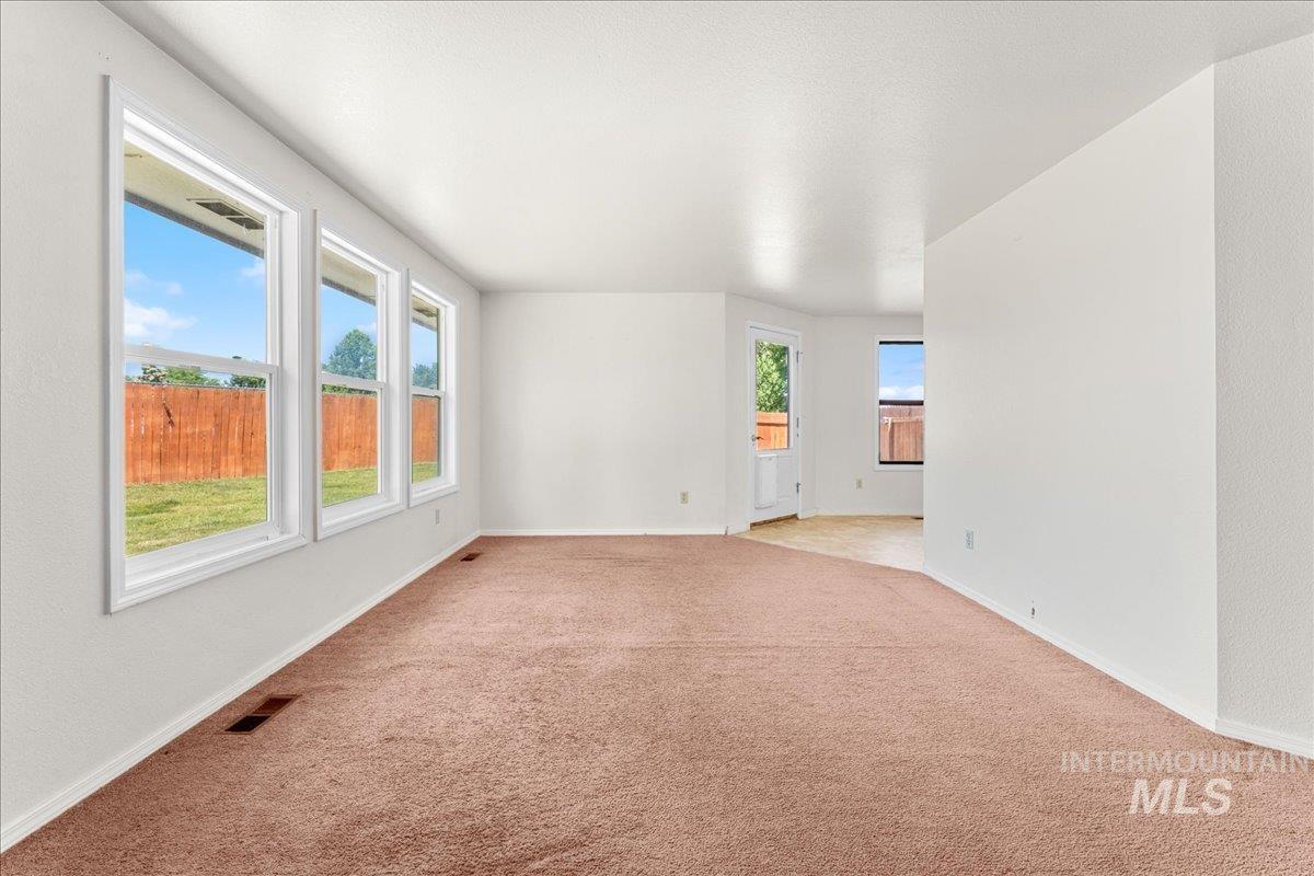 2829 N Citrus Pl, Boise, Idaho 83713, 3 Bedrooms, 2 Bathrooms, Residential For Sale, Price $375,000, 98990942