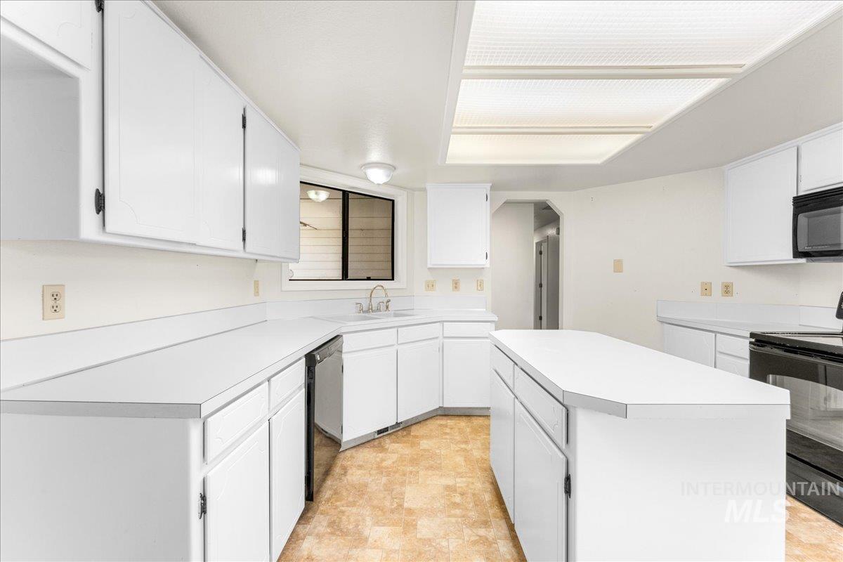2829 N Citrus Pl, Boise, Idaho 83713, 3 Bedrooms, 2 Bathrooms, Residential For Sale, Price $375,000, 98990942