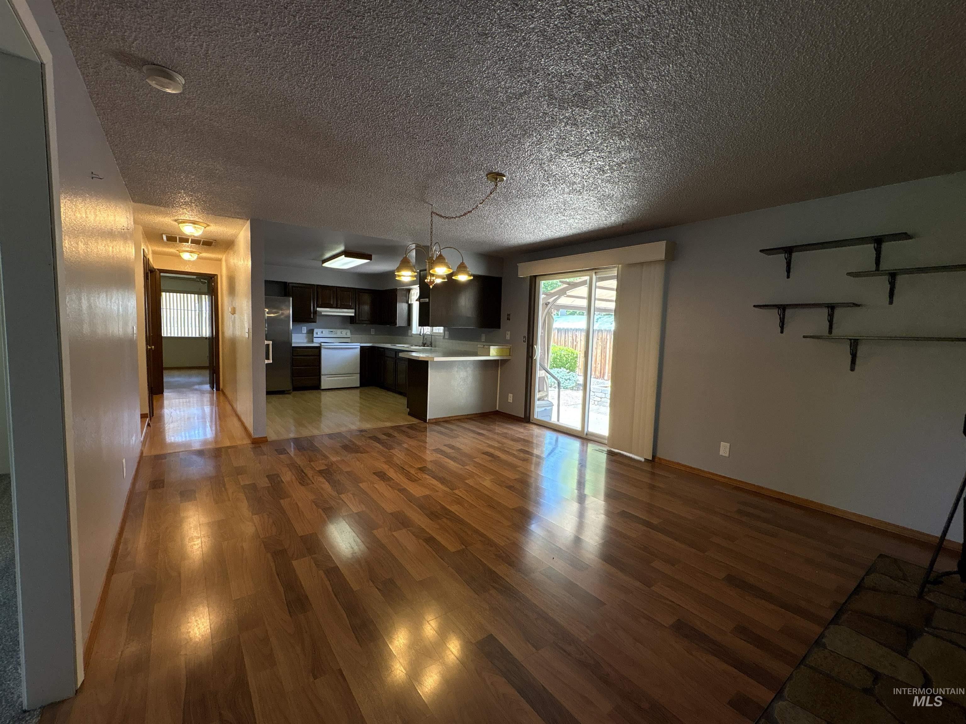1220 E 9th N, Mountain Home, Idaho 83647-2319, 3 Bedrooms, 2 Bathrooms, Residential For Sale, Price $309,000, 98990946