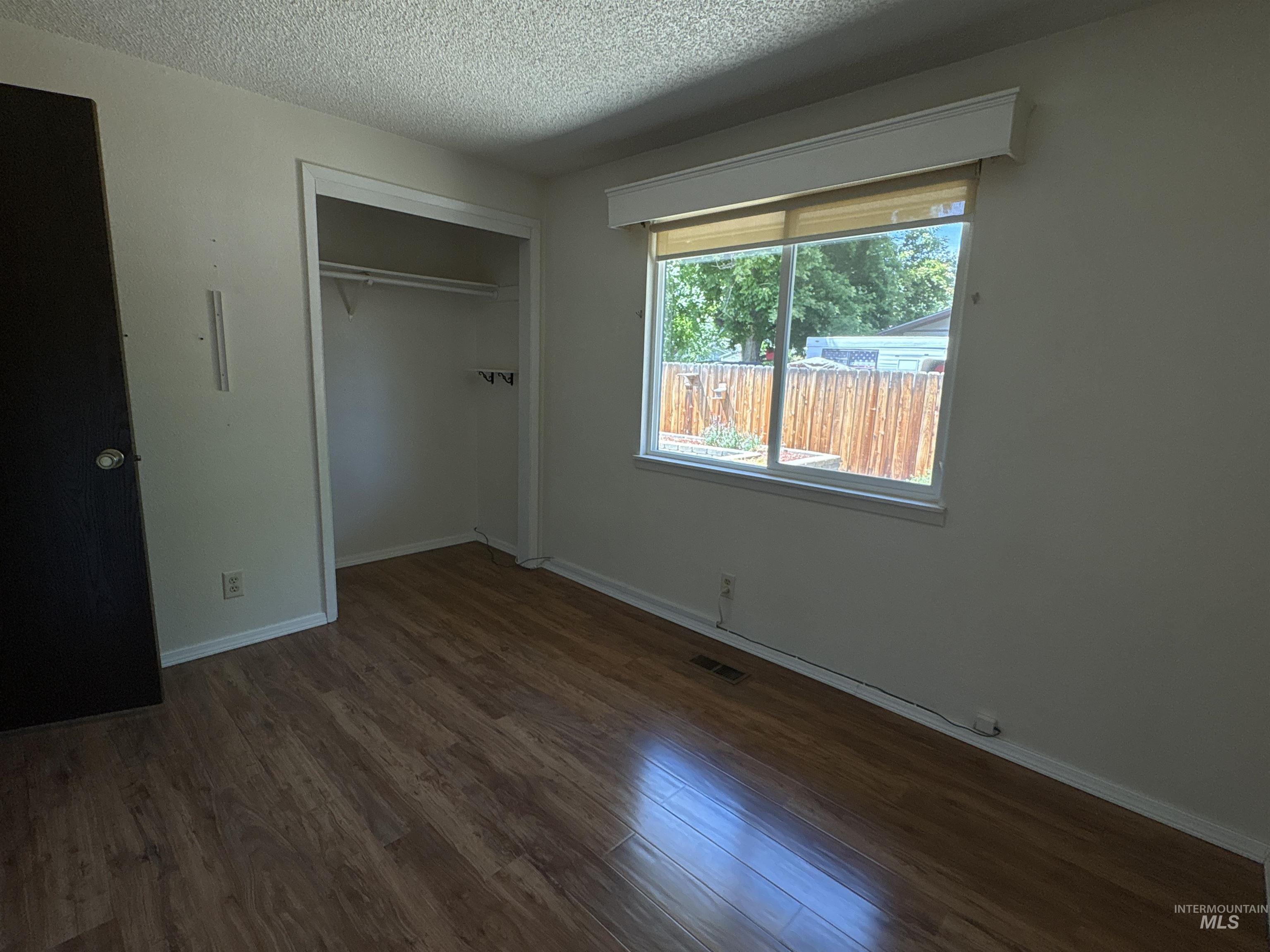 1220 E 9th N, Mountain Home, Idaho 83647-2319, 3 Bedrooms, 2 Bathrooms, Residential For Sale, Price $309,000, 98990946