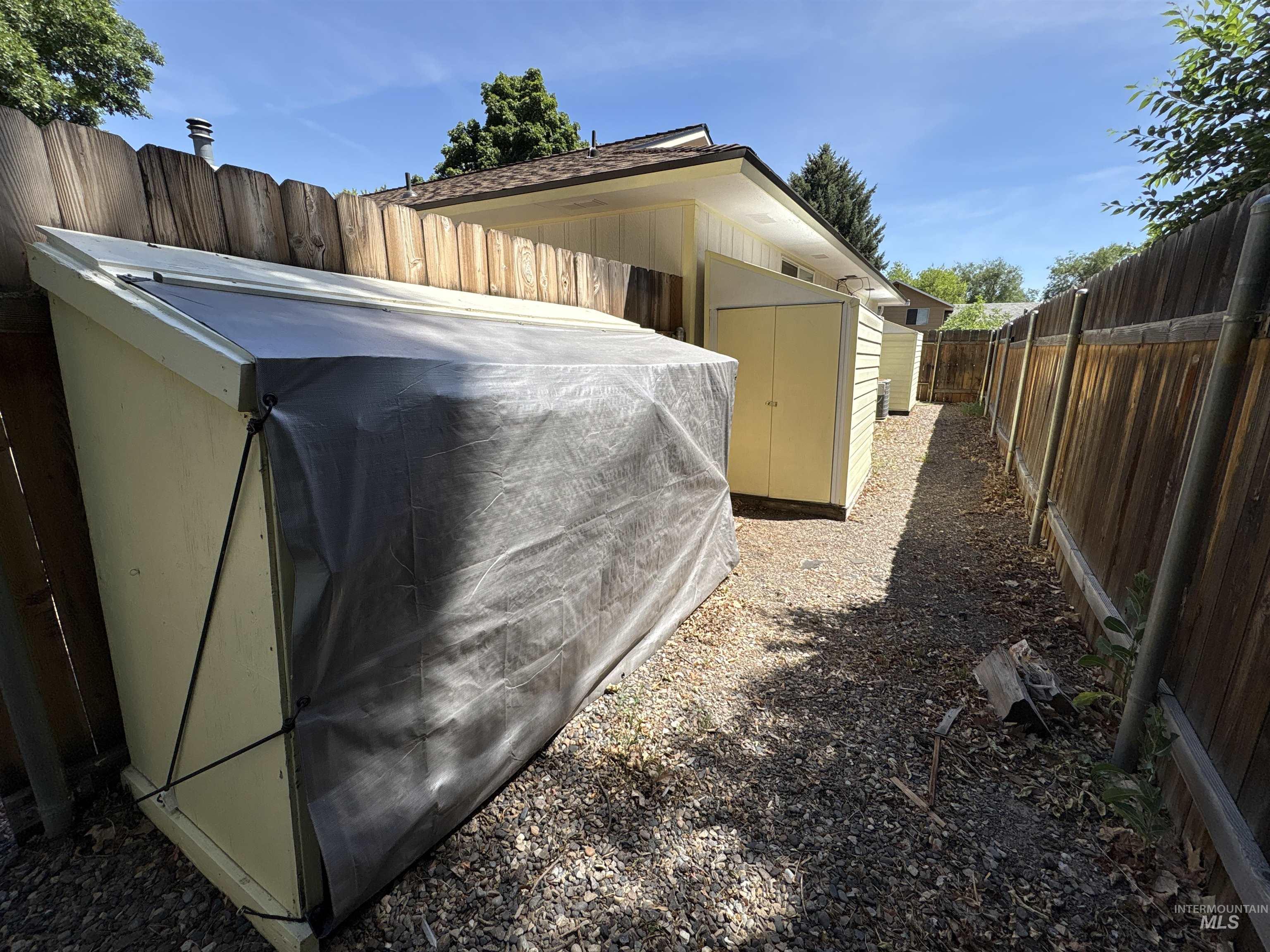 1220 E 9th N, Mountain Home, Idaho 83647-2319, 3 Bedrooms, 2 Bathrooms, Residential For Sale, Price $309,000, 98990946