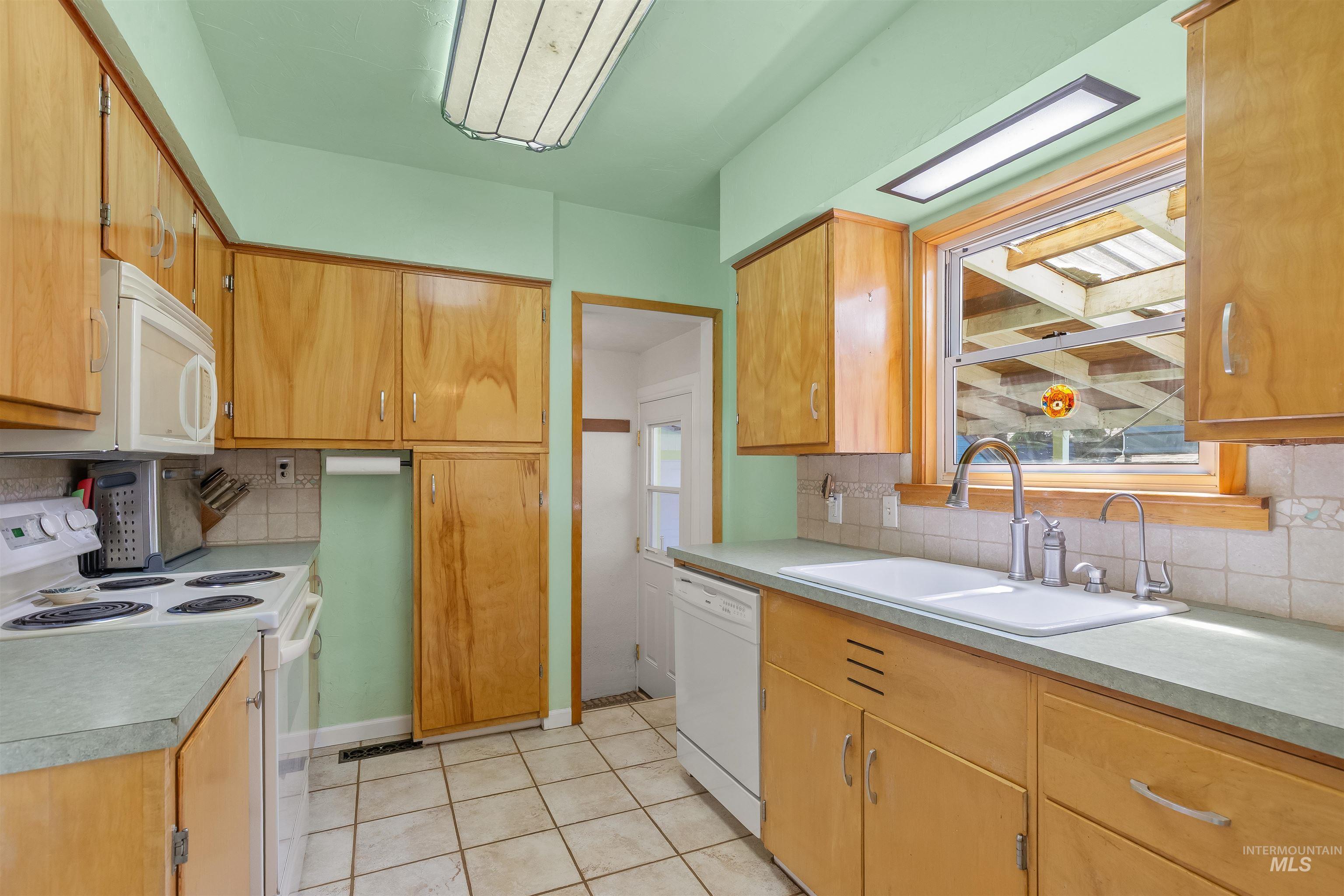 924 N Street, Lewiston, Idaho 83501, 3 Bedrooms, 1.5 Bathrooms, Residential For Sale, Price $384,999, 98990947