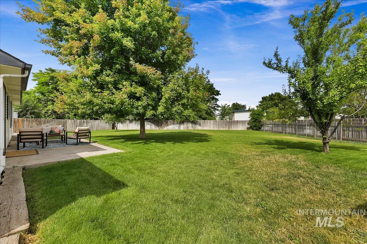 16915 N Waterford Way, Nampa, Idaho 83687, 3 Bedrooms, 2 Bathrooms, Residential For Sale, Price $398,000, 98990954