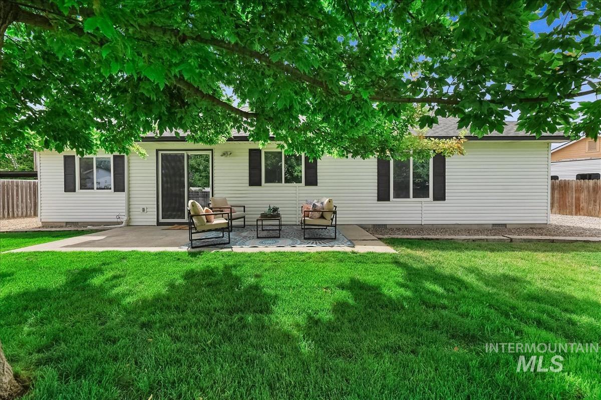 16915 N Waterford Way, Nampa, Idaho 83687, 3 Bedrooms, 2 Bathrooms, Residential For Sale, Price $398,000, 98990954