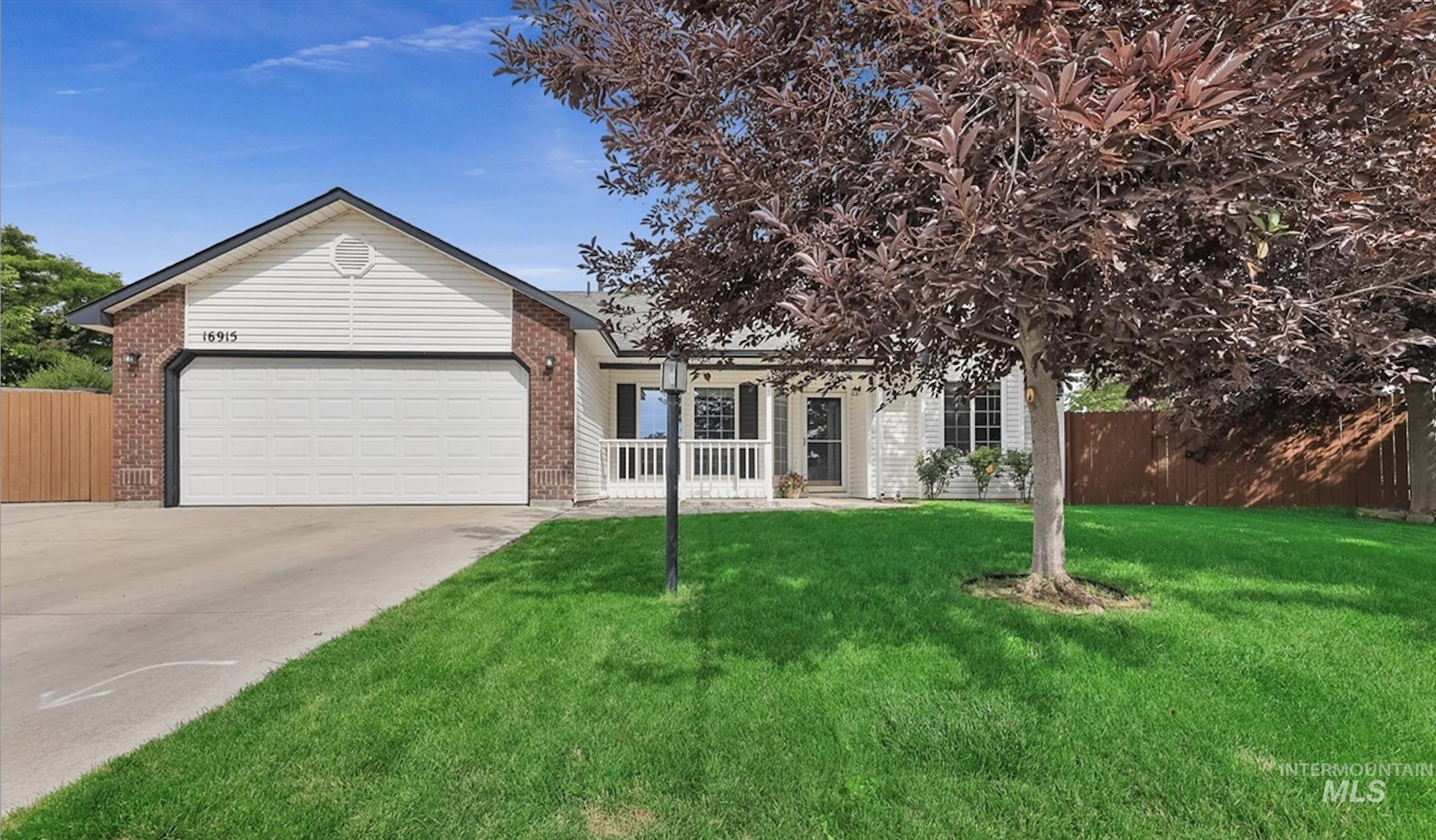 16915 N Waterford Way, Nampa, Idaho 83687, 3 Bedrooms, 2 Bathrooms, Residential For Sale, Price $398,000, 98990954