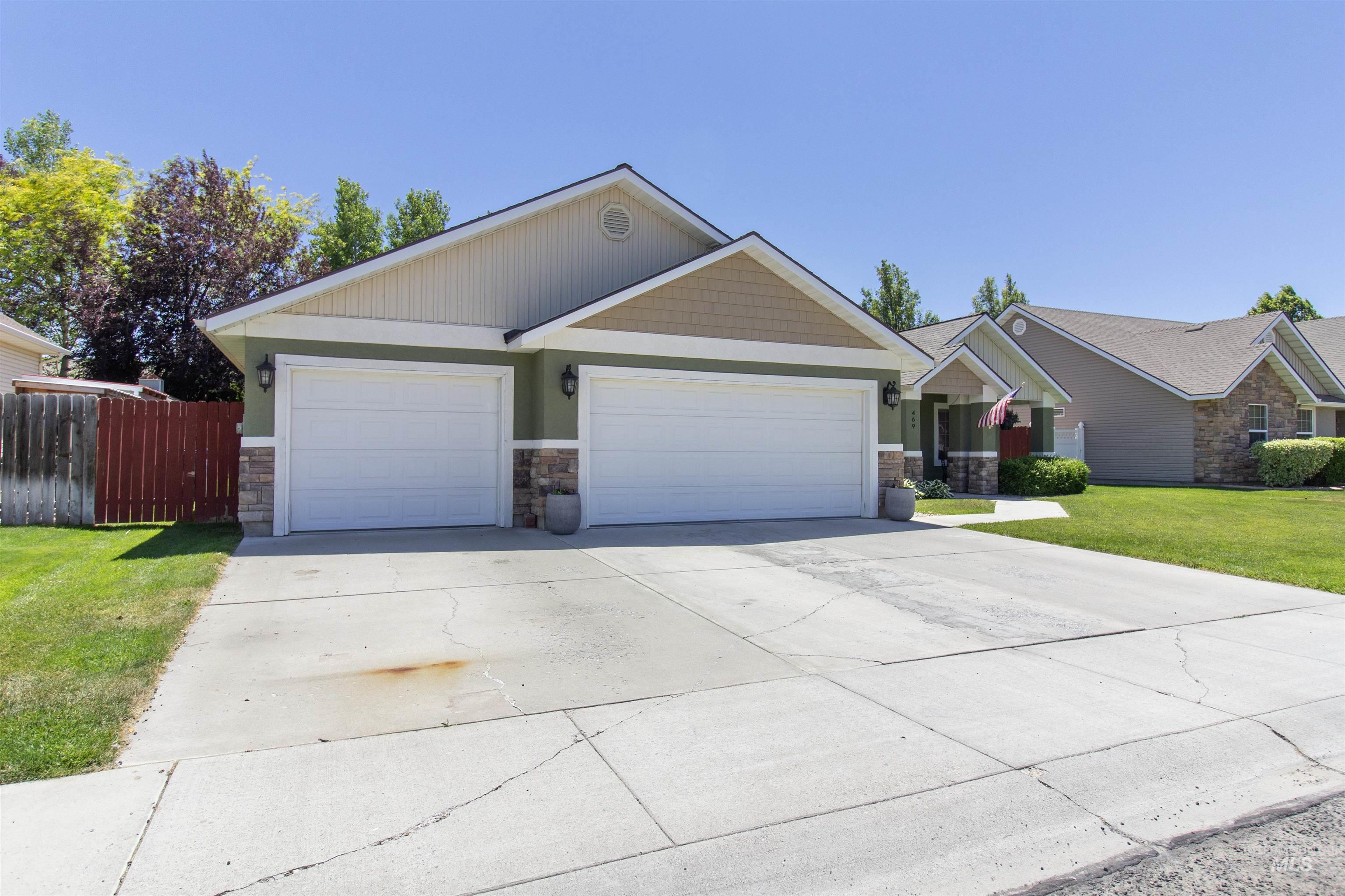 469 Shadetree Trail, Twin Falls, Idaho 83301, 4 Bedrooms, 2 Bathrooms, Residential For Sale, Price $455,000, 98990959