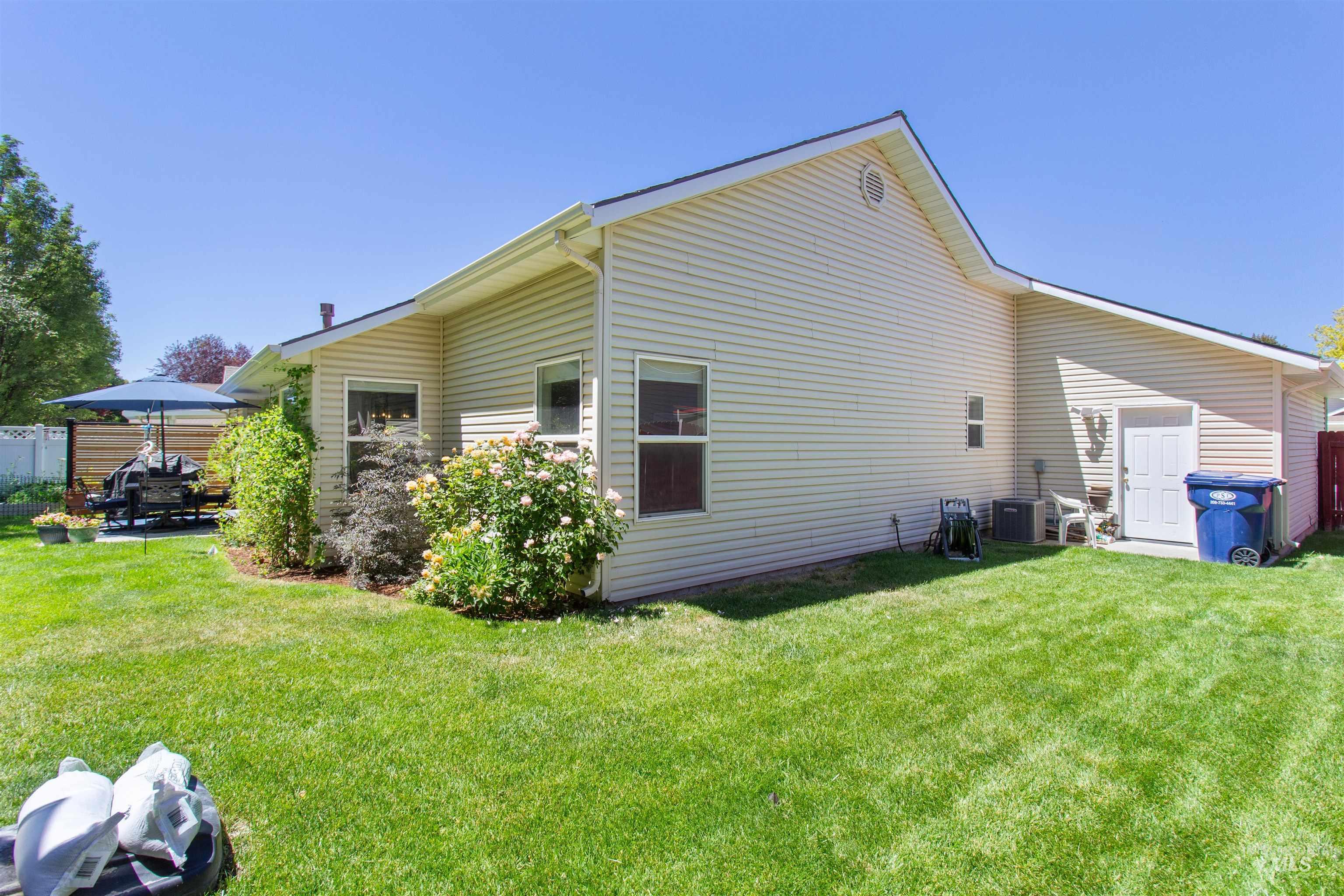 469 Shadetree Trail, Twin Falls, Idaho 83301, 4 Bedrooms, 2 Bathrooms, Residential For Sale, Price $455,000, 98990959