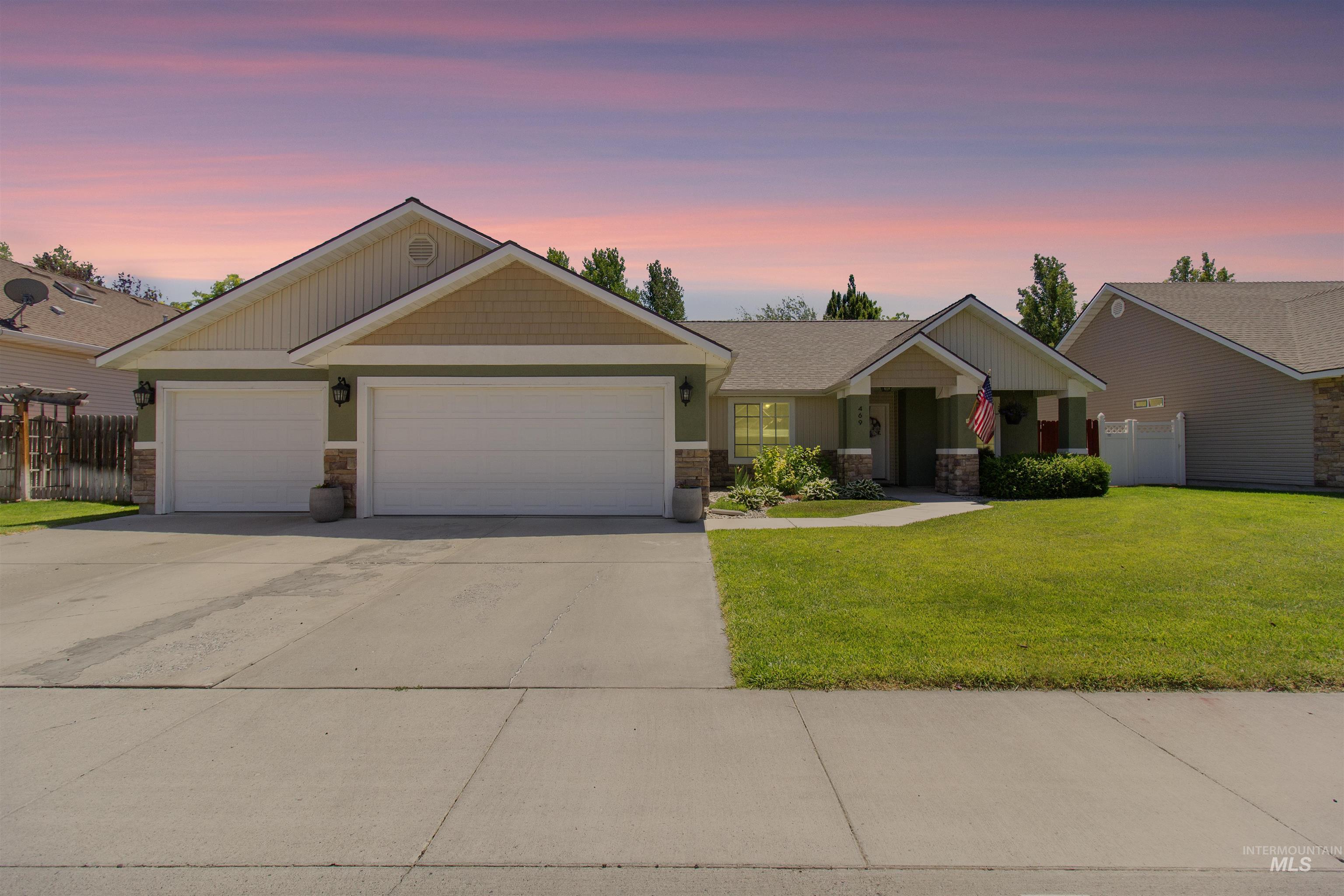 469 Shadetree Trail, Twin Falls, Idaho 83301, 4 Bedrooms, 2 Bathrooms, Residential For Sale, Price $455,000, 98990959