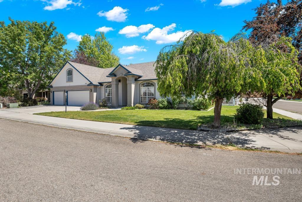 1837 W Merganzer Dr, Meridian, Idaho 83642-6179, 4 Bedrooms, 2.5 Bathrooms, Residential For Sale, Price $570,000, 98990960