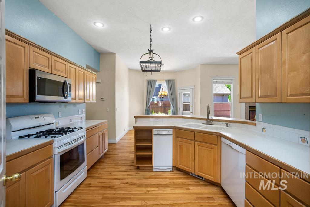 1837 W Merganzer Dr, Meridian, Idaho 83642-6179, 4 Bedrooms, 2.5 Bathrooms, Residential For Sale, Price $570,000, 98990960