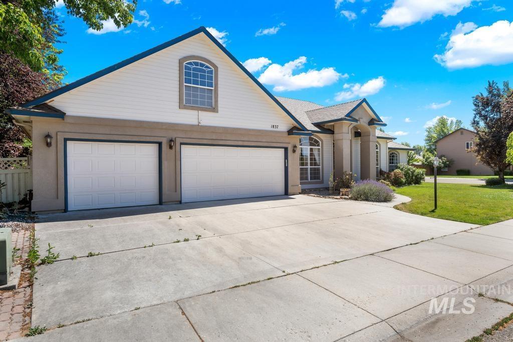 1837 W Merganzer Dr, Meridian, Idaho 83642-6179, 4 Bedrooms, 2.5 Bathrooms, Residential For Sale, Price $570,000, 98990960