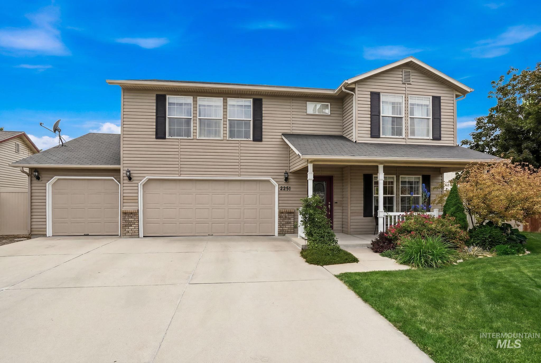 2251 N Baywing Hawk Pl, Kuna, Idaho 83634, 5 Bedrooms, 2.5 Bathrooms, Residential For Sale, Price $515,000, 98990961