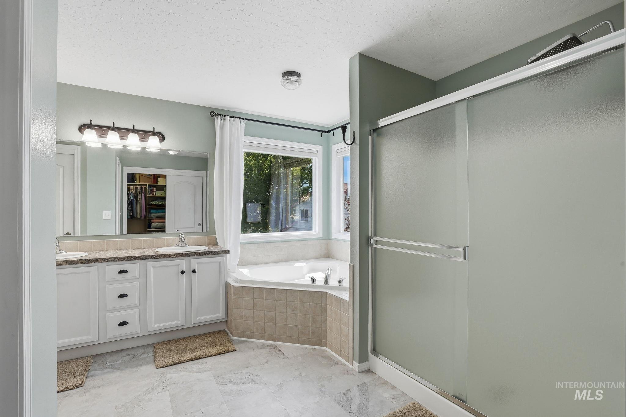 2251 N Baywing Hawk Pl, Kuna, Idaho 83634, 5 Bedrooms, 2.5 Bathrooms, Residential For Sale, Price $515,000, 98990961