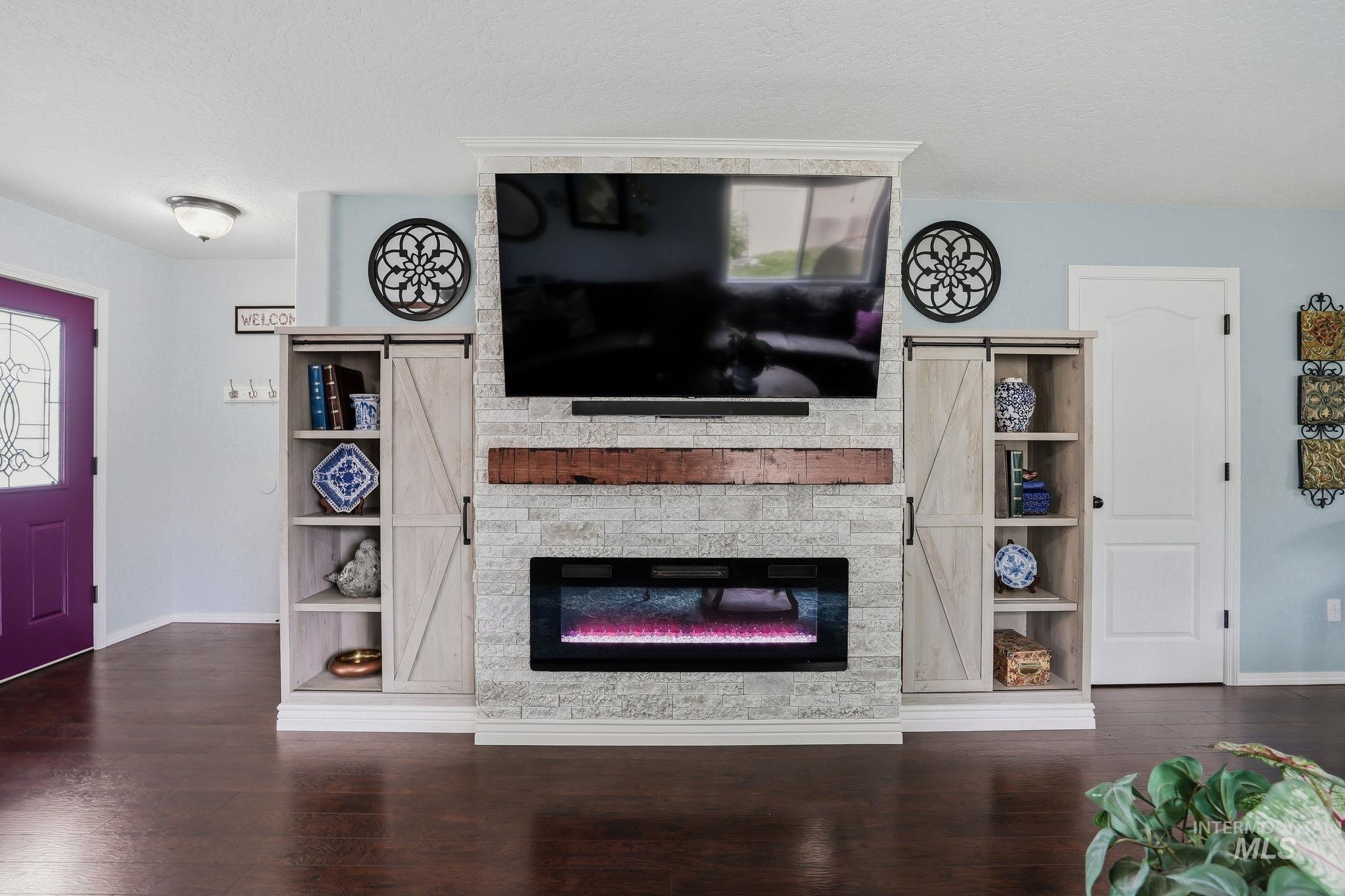 2251 N Baywing Hawk Pl, Kuna, Idaho 83634, 5 Bedrooms, 2.5 Bathrooms, Residential For Sale, Price $515,000, 98990961
