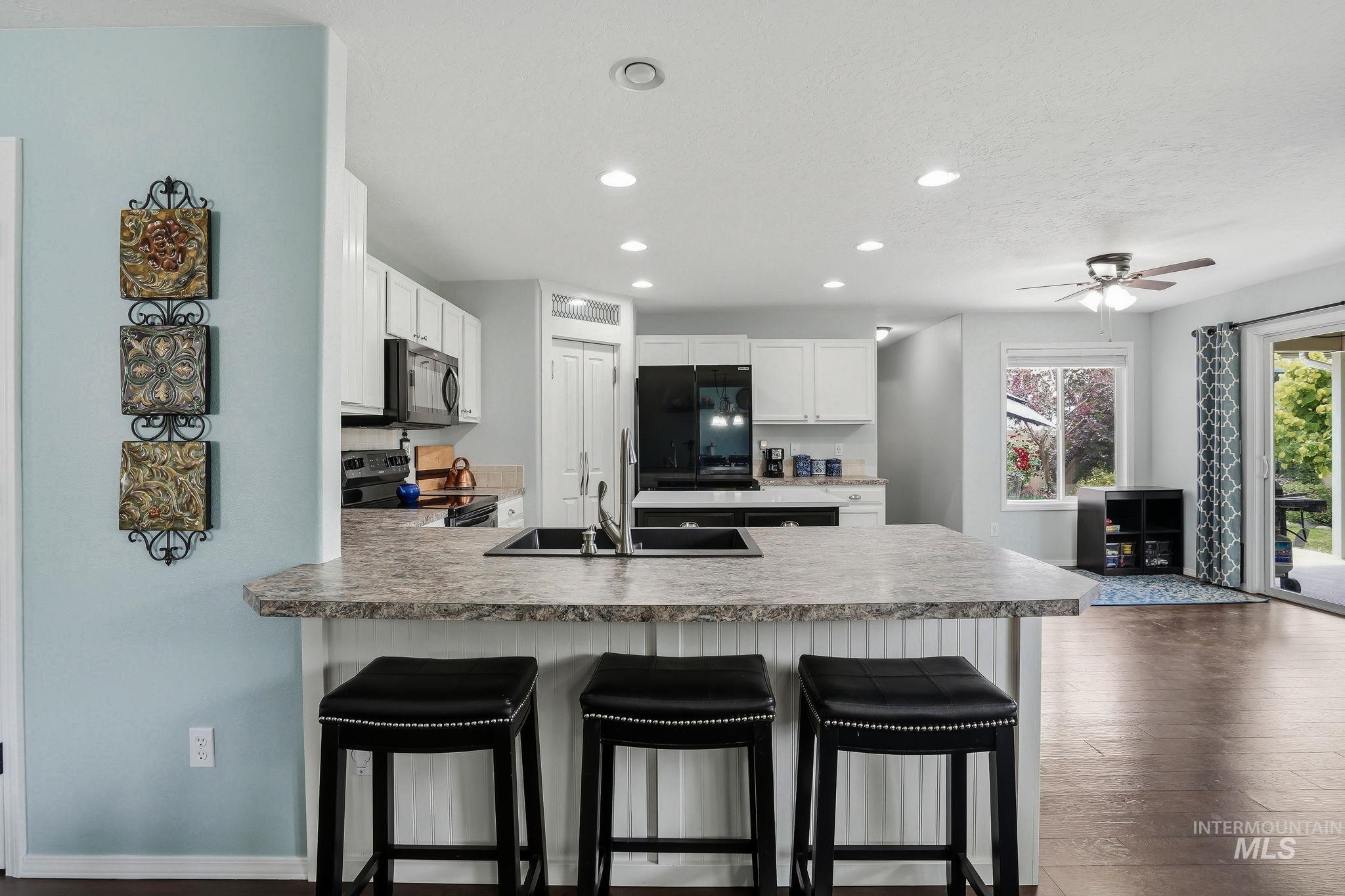 2251 N Baywing Hawk Pl, Kuna, Idaho 83634, 5 Bedrooms, 2.5 Bathrooms, Residential For Sale, Price $515,000, 98990961
