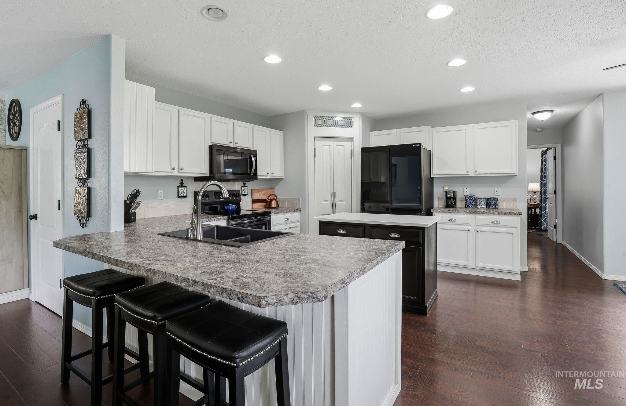 2251 N Baywing Hawk Pl, Kuna, Idaho 83634, 5 Bedrooms, 2.5 Bathrooms, Residential For Sale, Price $515,000, 98990961