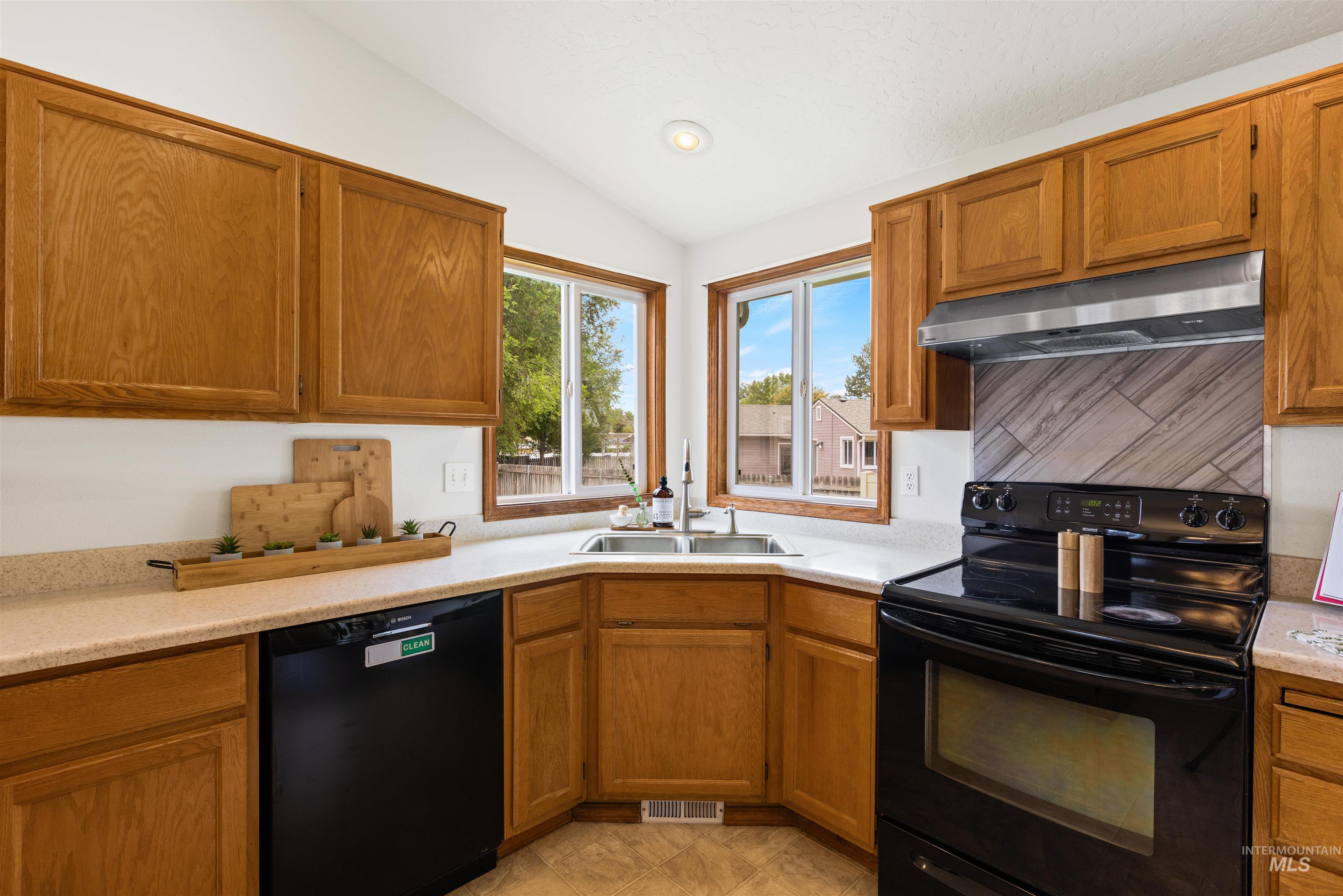 2920 Myrtlewood Way, Nampa, Idaho 83686, 4 Bedrooms, 3 Bathrooms, Residential For Sale, Price $430,000, 98990962
