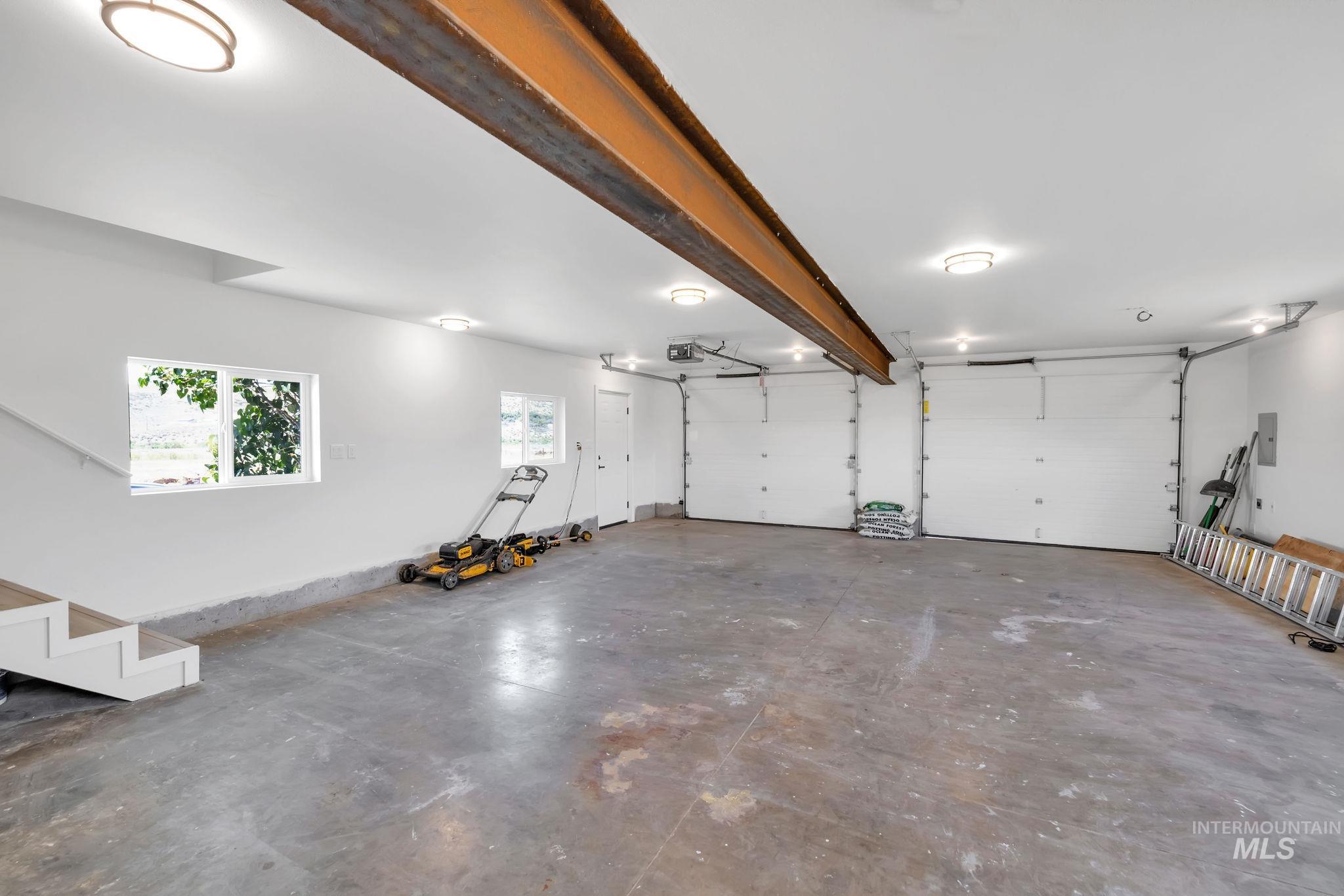 1070 W Indian Valley Rd, Indian Valley, Idaho 83632, 4 Bedrooms, 3 Bathrooms, Residential For Sale, Price $549,000, 98990963