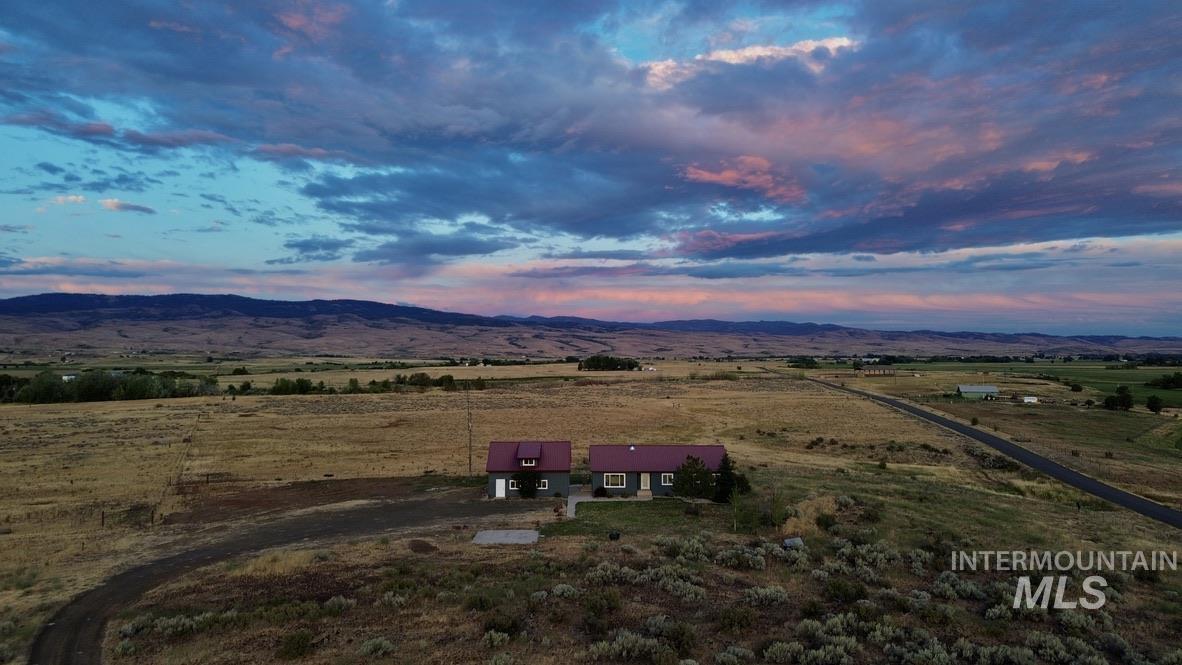 1070 W Indian Valley Rd, Indian Valley, Idaho 83632, 4 Bedrooms, 3 Bathrooms, Residential For Sale, Price $549,000, 98990963
