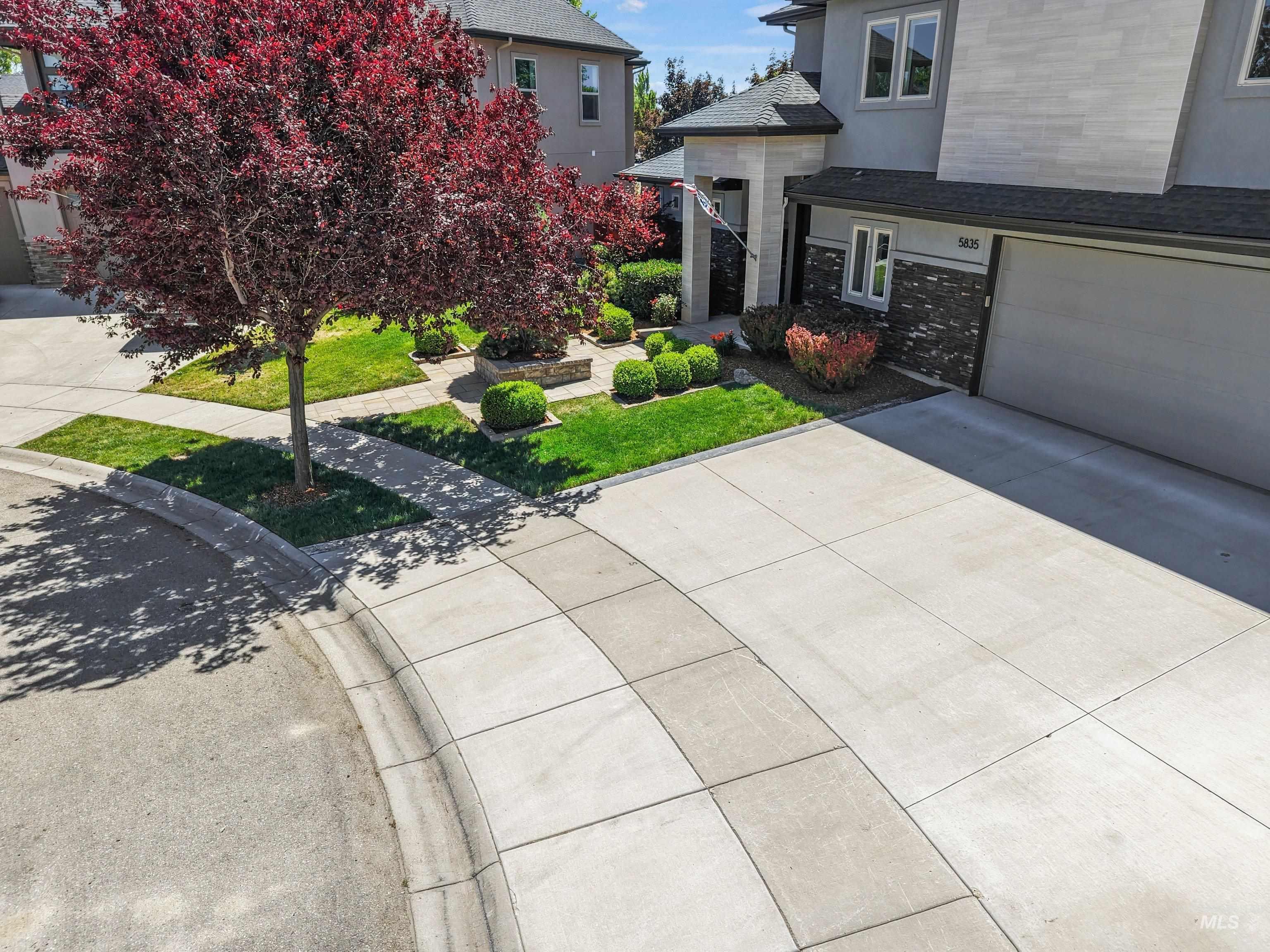 5835 N Red Hills Pl, Meridian, Idaho 83646, 3 Bedrooms, 2.5 Bathrooms, Residential For Sale, Price $868,000, 98990965