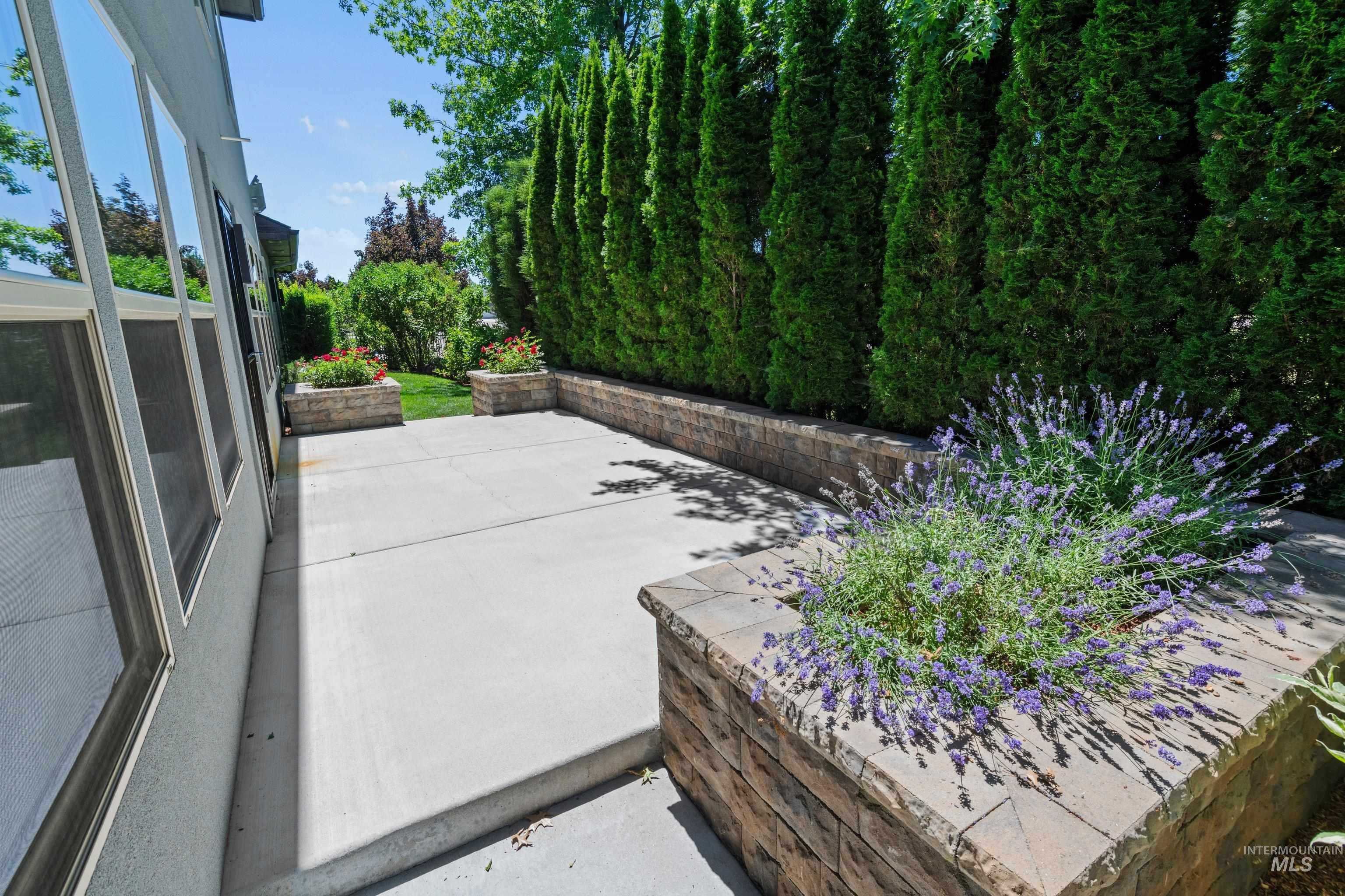5835 N Red Hills Pl, Meridian, Idaho 83646, 3 Bedrooms, 2.5 Bathrooms, Residential For Sale, Price $868,000, 98990965