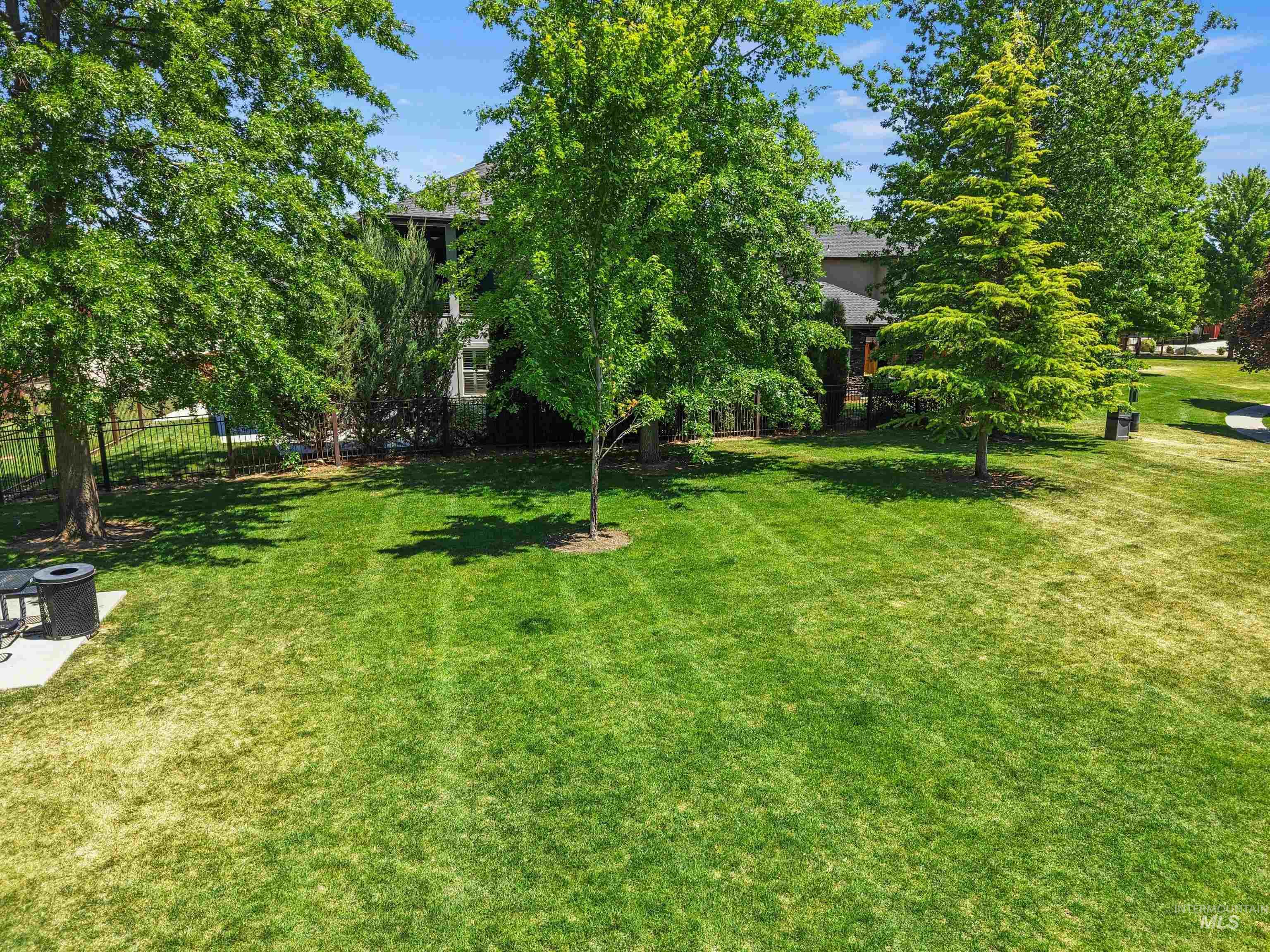 5835 N Red Hills Pl, Meridian, Idaho 83646, 3 Bedrooms, 2.5 Bathrooms, Residential For Sale, Price $868,000, 98990965
