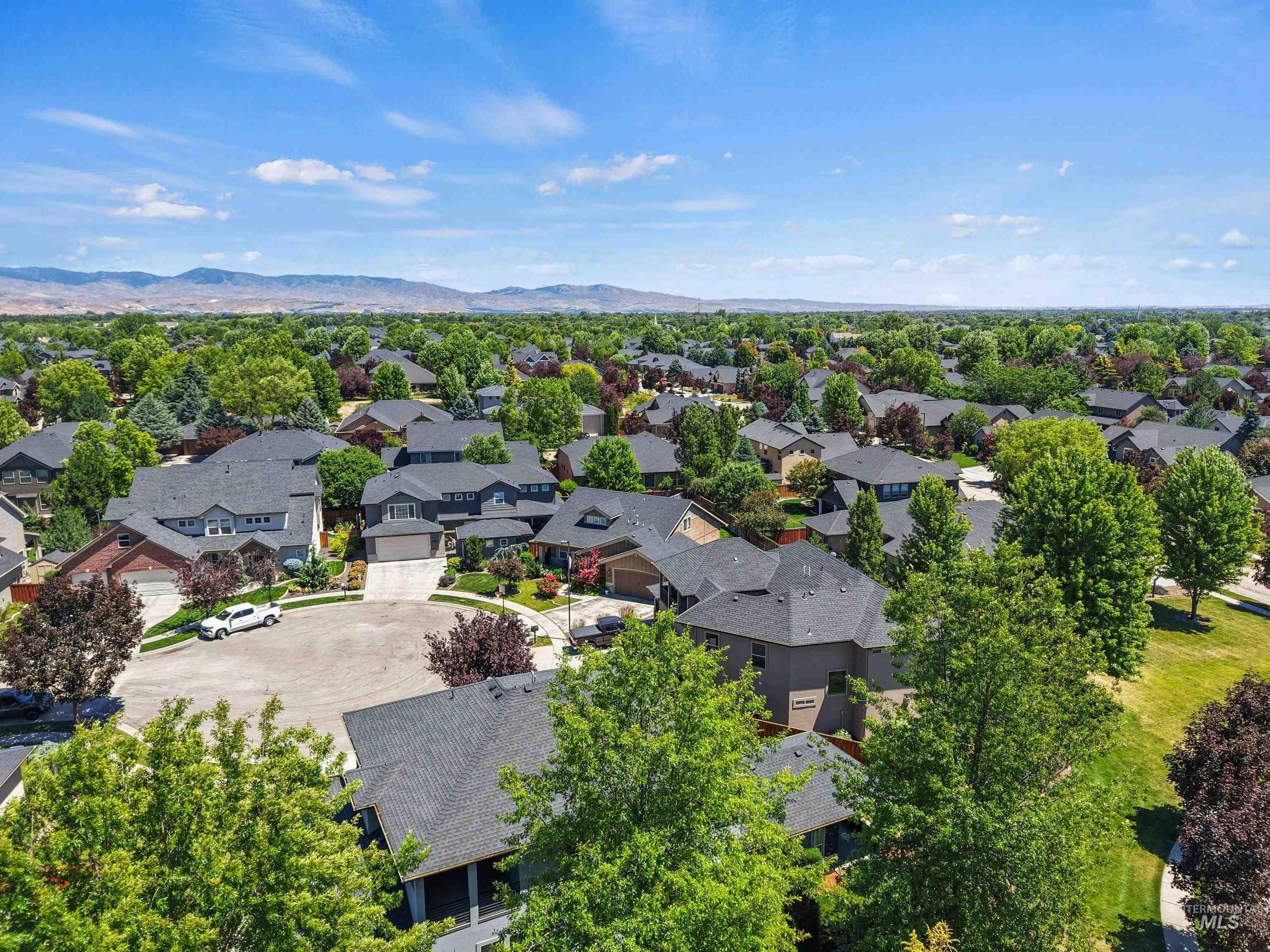 5835 N Red Hills Pl, Meridian, Idaho 83646, 3 Bedrooms, 2.5 Bathrooms, Residential For Sale, Price $868,000, 98990965