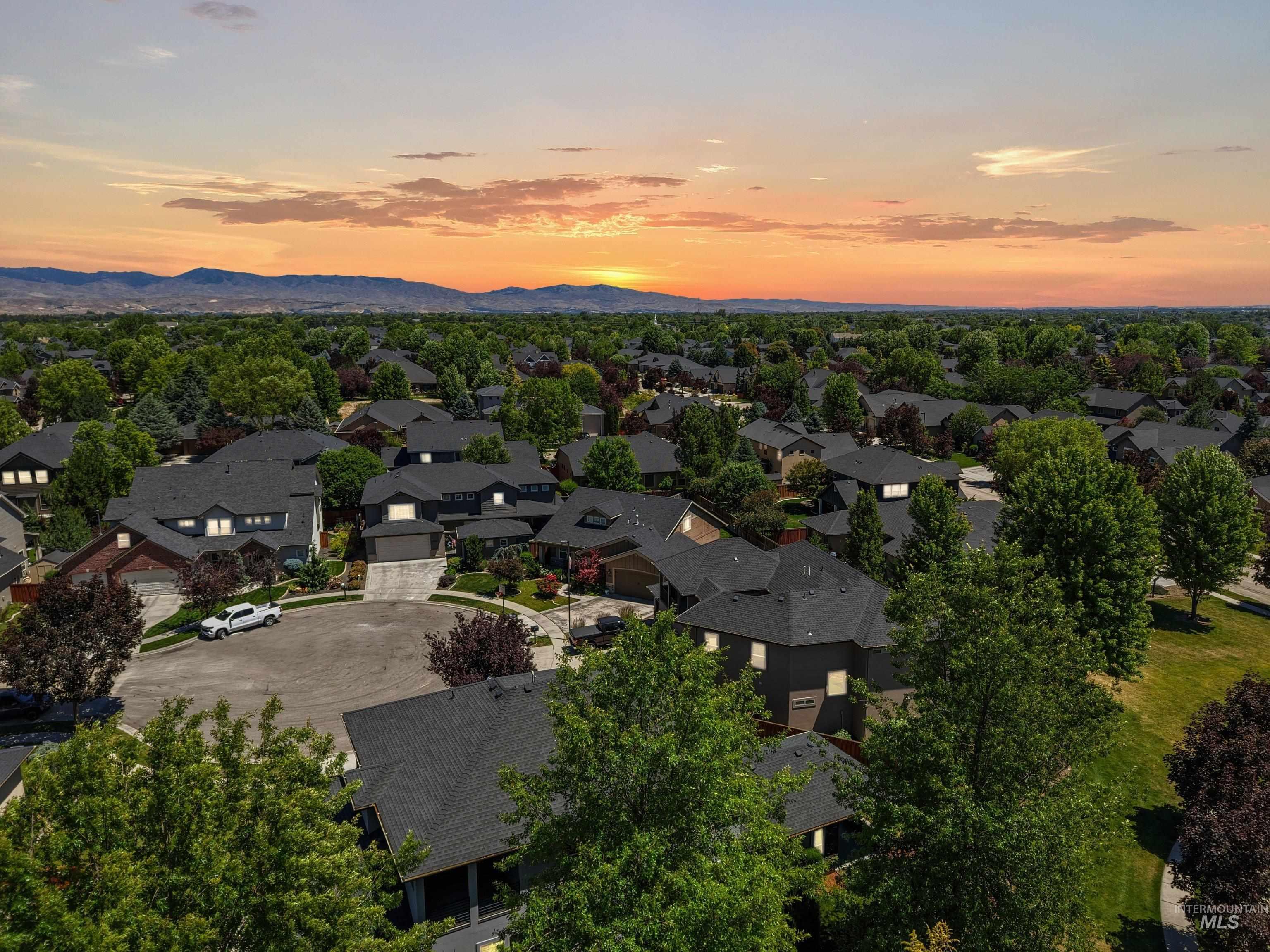 5835 N Red Hills Pl, Meridian, Idaho 83646, 3 Bedrooms, 2.5 Bathrooms, Residential For Sale, Price $868,000, 98990965