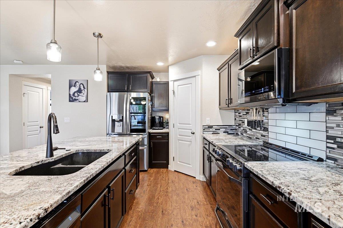 582 W Treehouse Way, Kuna, Idaho 83634, 5 Bedrooms, 2.5 Bathrooms, Residential For Sale, Price $525,000, 98990966