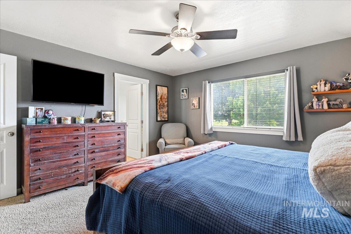 582 W Treehouse Way, Kuna, Idaho 83634, 5 Bedrooms, 2.5 Bathrooms, Residential For Sale, Price $525,000, 98990966