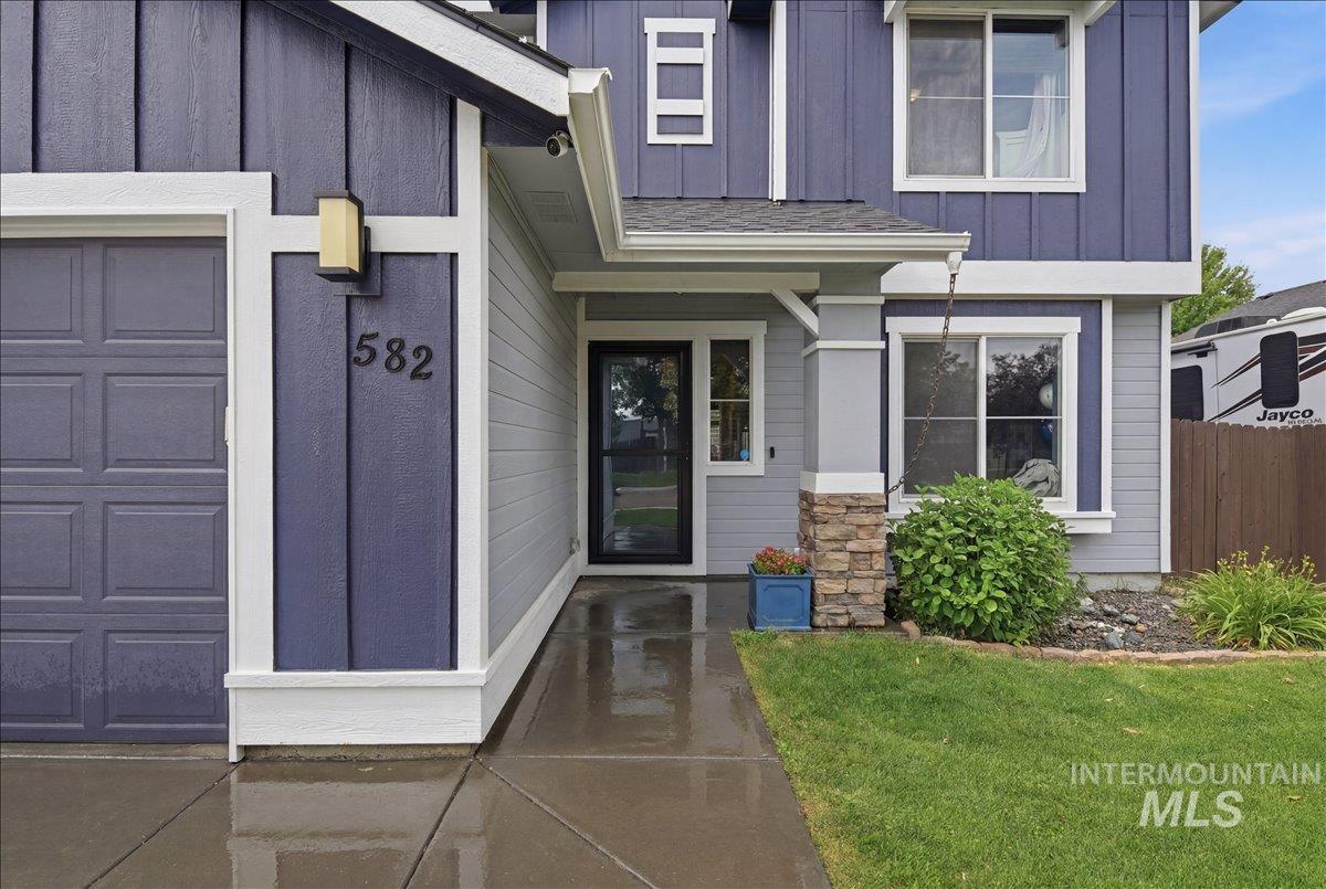 582 W Treehouse Way, Kuna, Idaho 83634, 5 Bedrooms, 2.5 Bathrooms, Residential For Sale, Price $525,000, 98990966