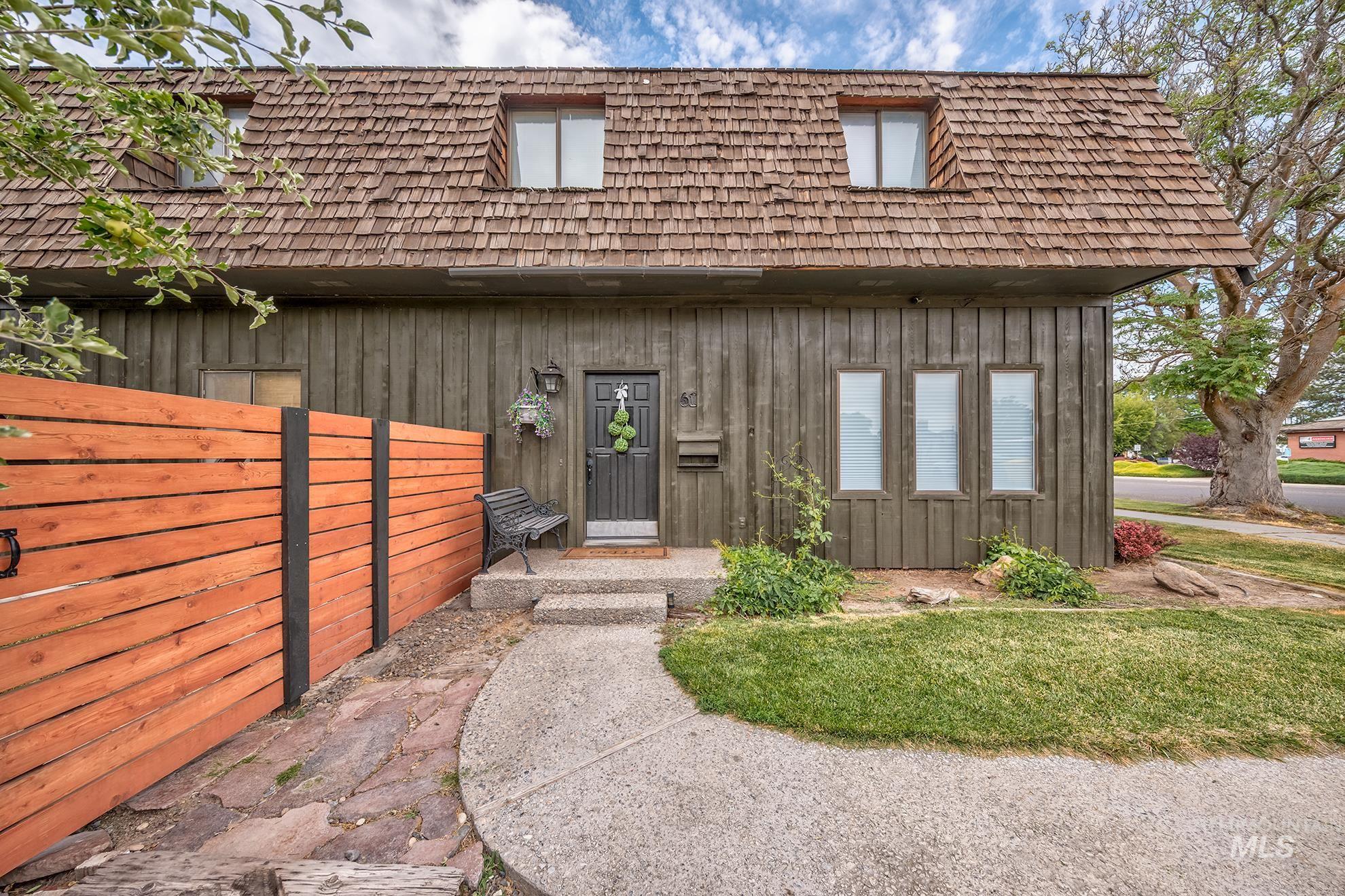 61 SW 4th St, Ontario, Oregon 97914, 5 Bedrooms, 2 Bathrooms, Residential For Sale, Price $350,000, 98990967