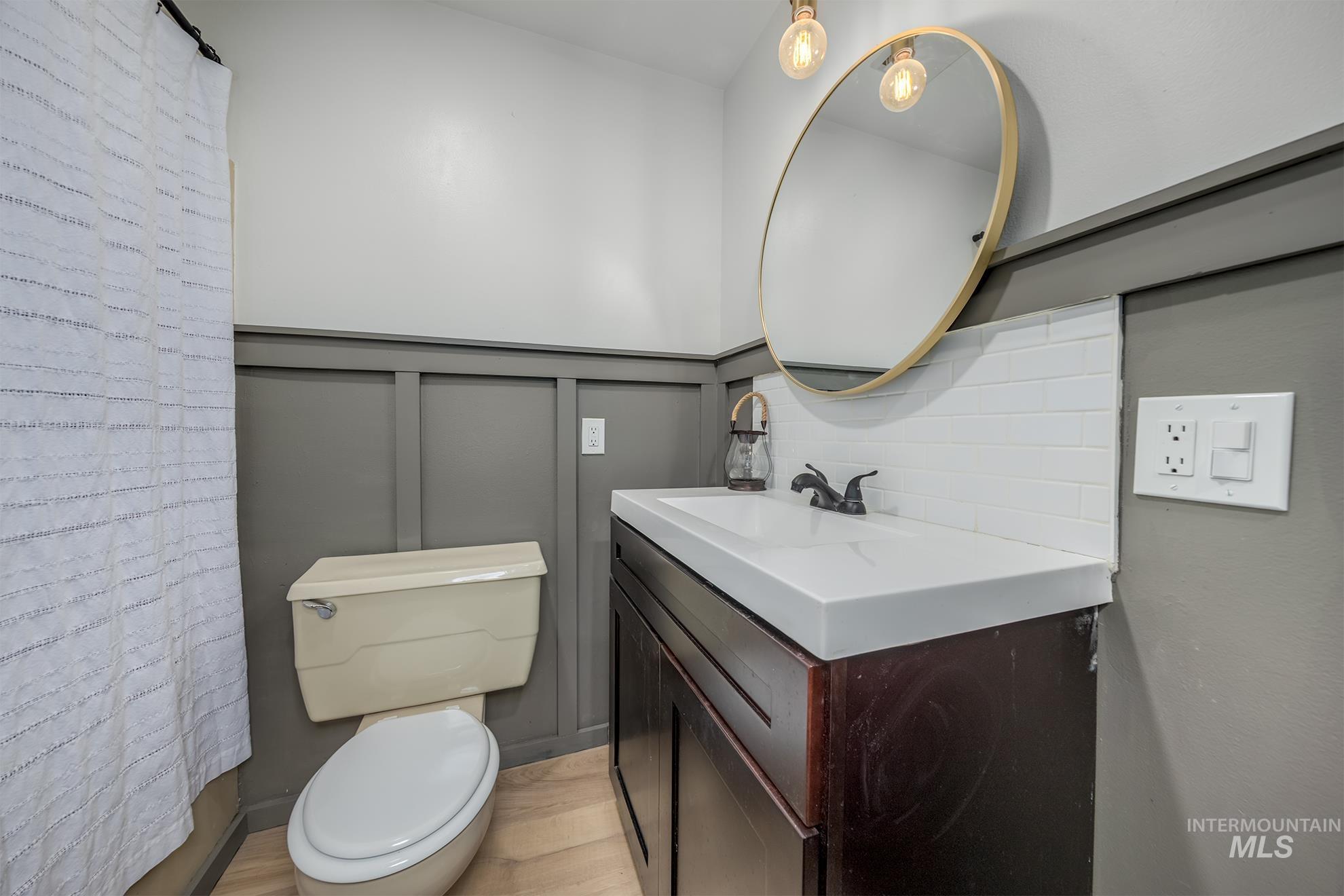 61 SW 4th St, Ontario, Oregon 97914, 5 Bedrooms, 2 Bathrooms, Residential For Sale, Price $350,000, 98990967