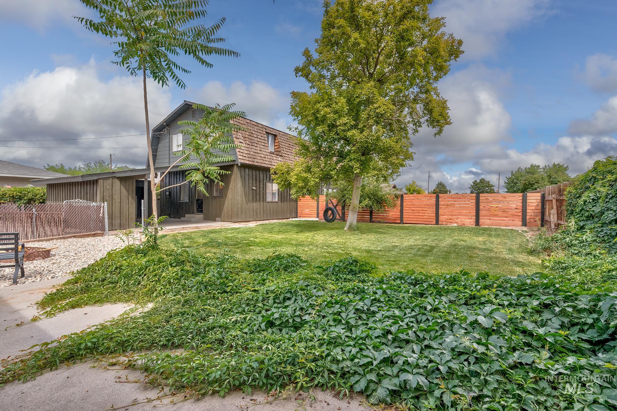 61 SW 4th St, Ontario, Oregon 97914, 5 Bedrooms, 2 Bathrooms, Residential For Sale, Price $350,000, 98990967