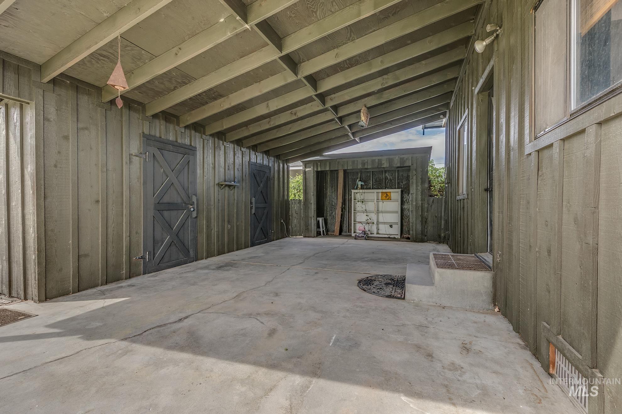61 SW 4th St, Ontario, Oregon 97914, 5 Bedrooms, 2 Bathrooms, Residential For Sale, Price $350,000, 98990967