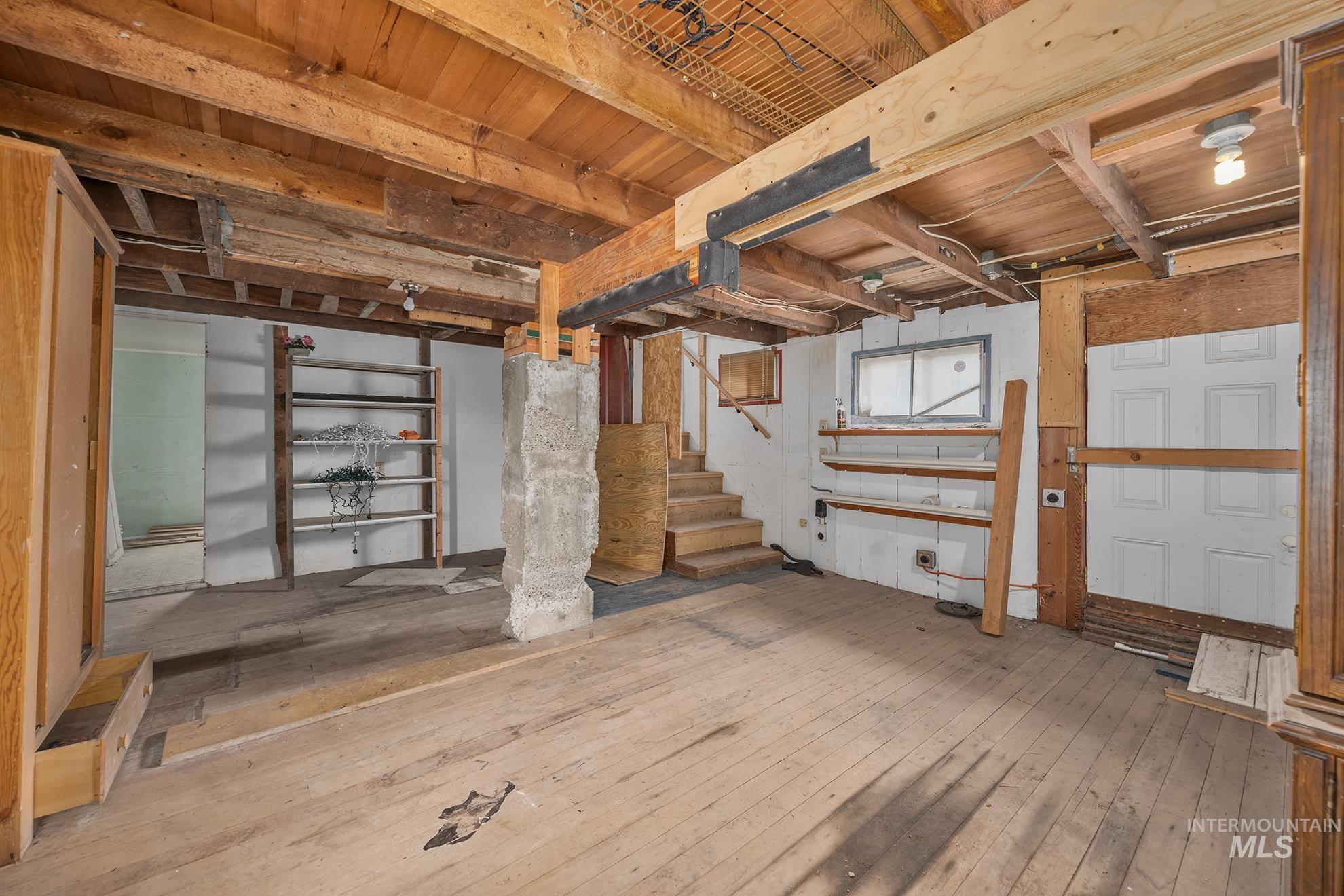 61 SW 4th St, Ontario, Oregon 97914, 5 Bedrooms, 2 Bathrooms, Residential For Sale, Price $350,000, 98990967