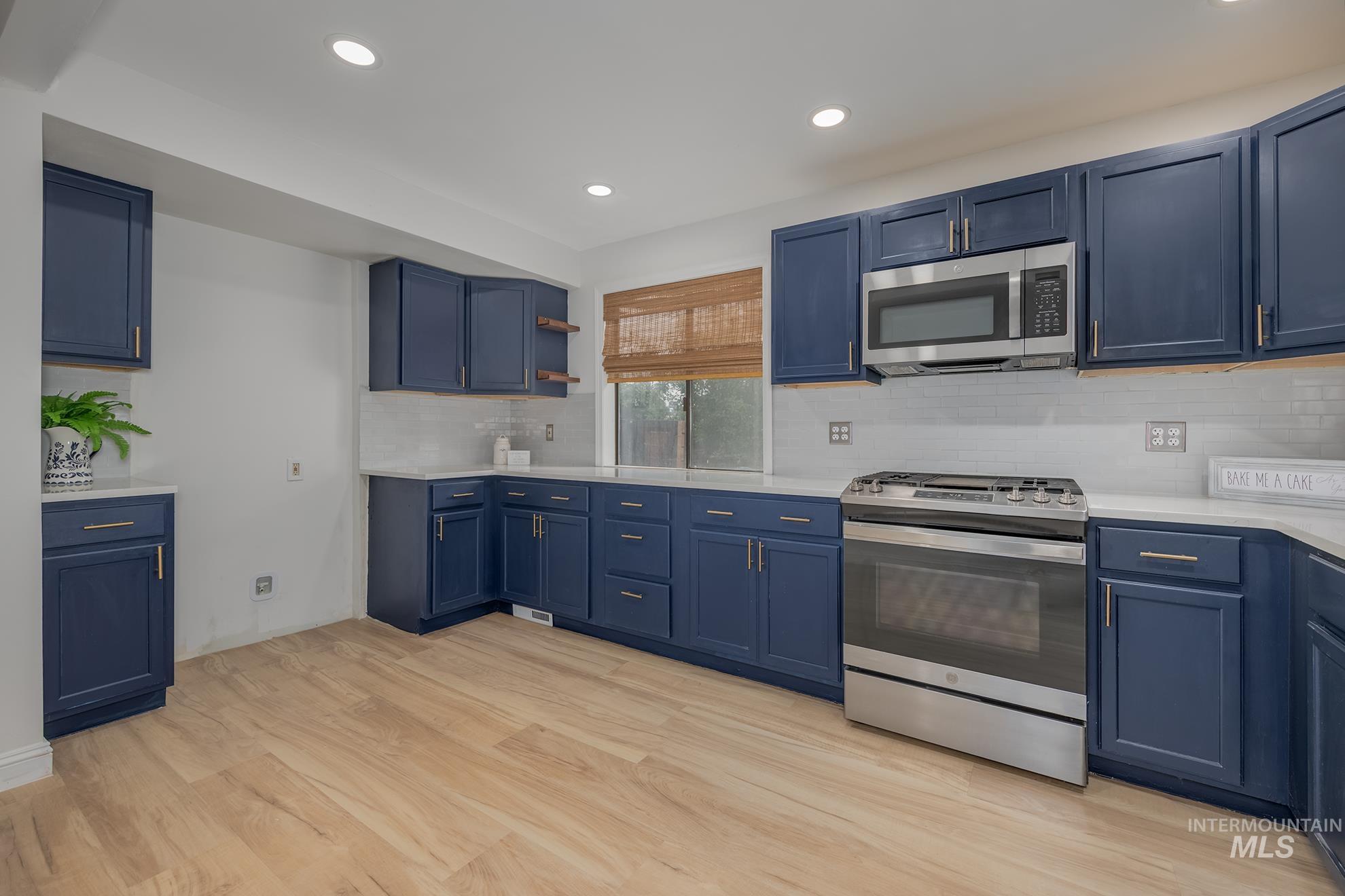 61 SW 4th St, Ontario, Oregon 97914, 5 Bedrooms, 2 Bathrooms, Residential For Sale, Price $350,000, 98990967
