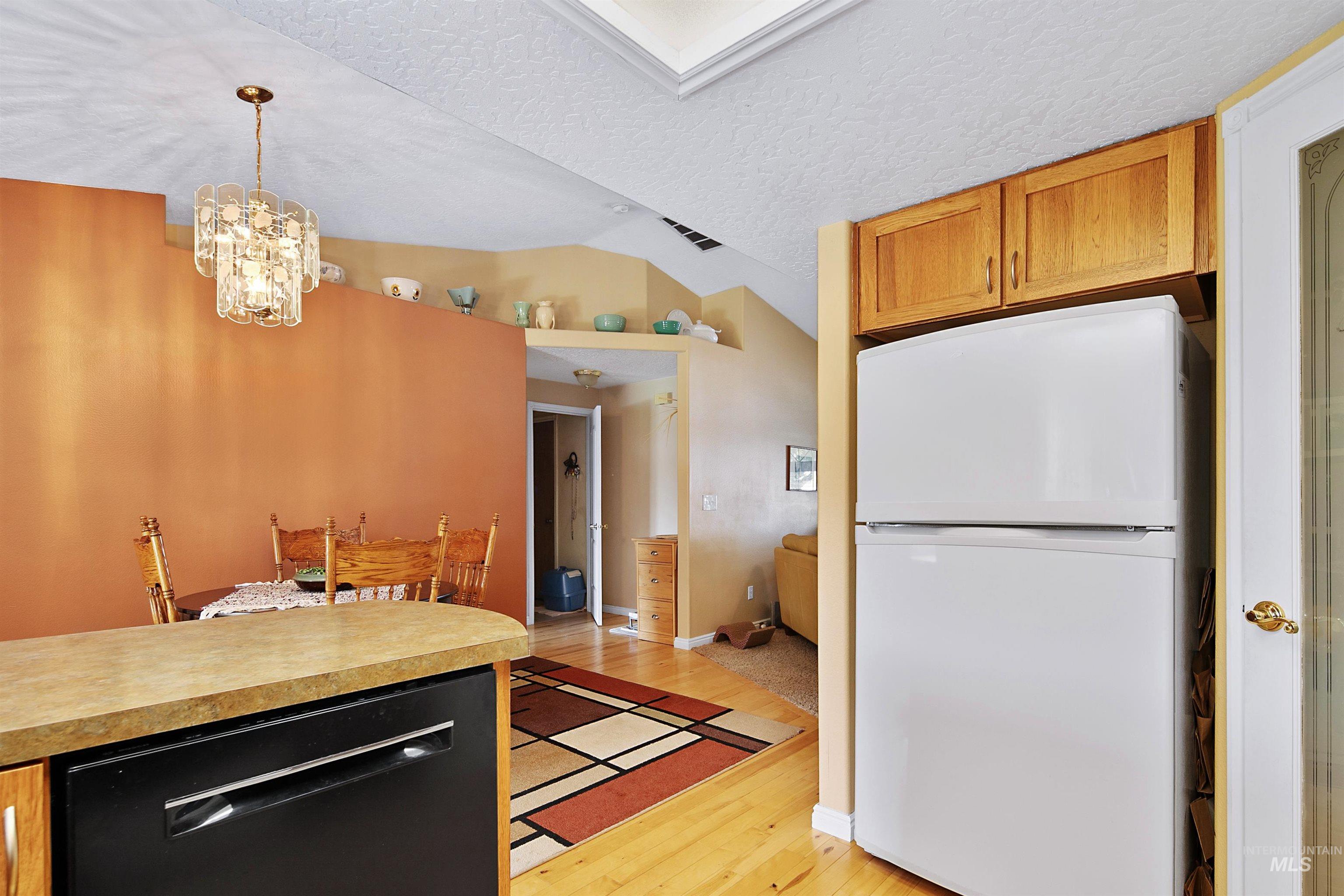 1707 Silver Loop, Nampa, Idaho 83686, 3 Bedrooms, 2 Bathrooms, Residential For Sale, Price $372,000,MLS 98990968