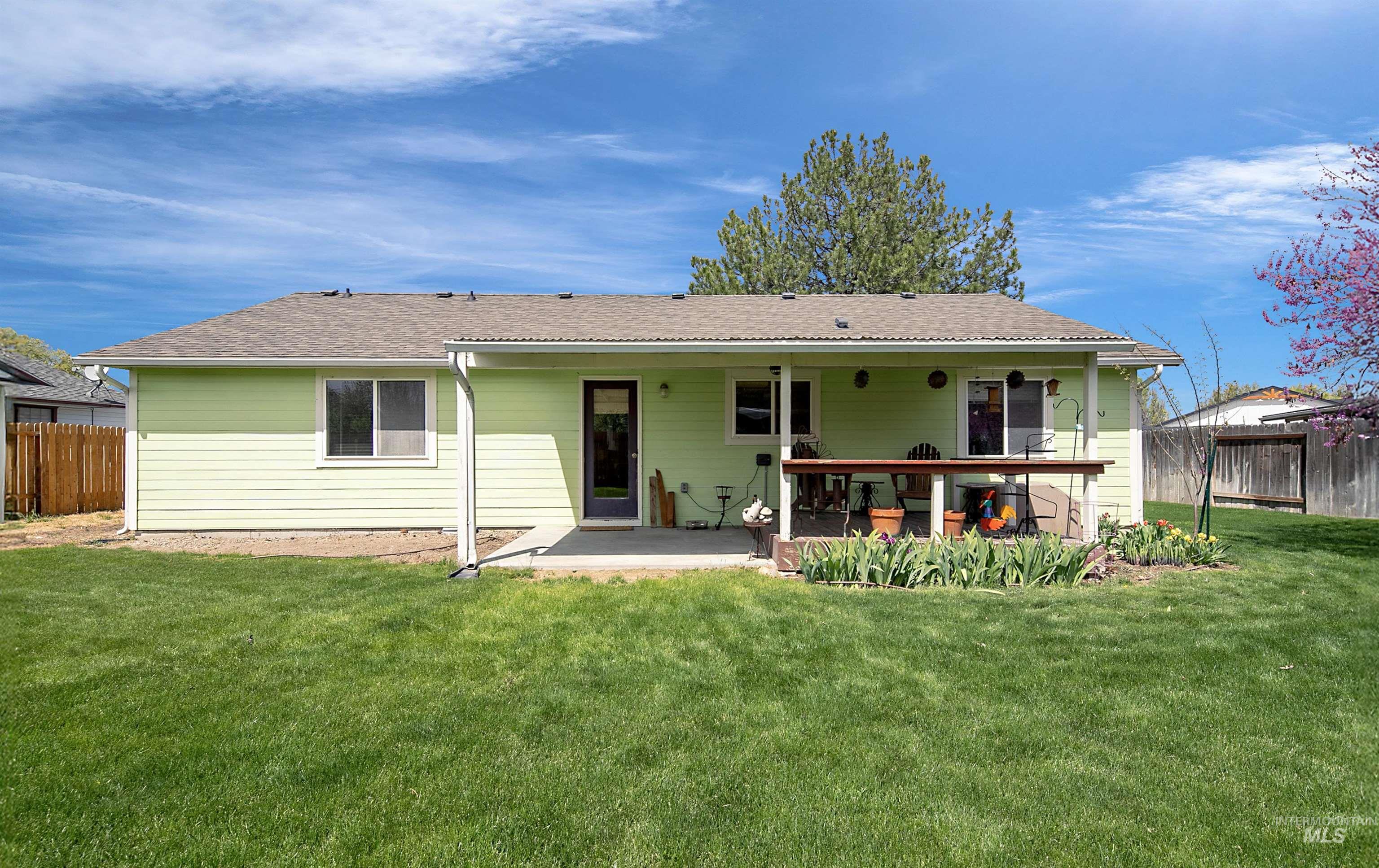 1707 Silver Loop, Nampa, Idaho 83686, 3 Bedrooms, 2 Bathrooms, Residential For Sale, Price $372,000, 98990968