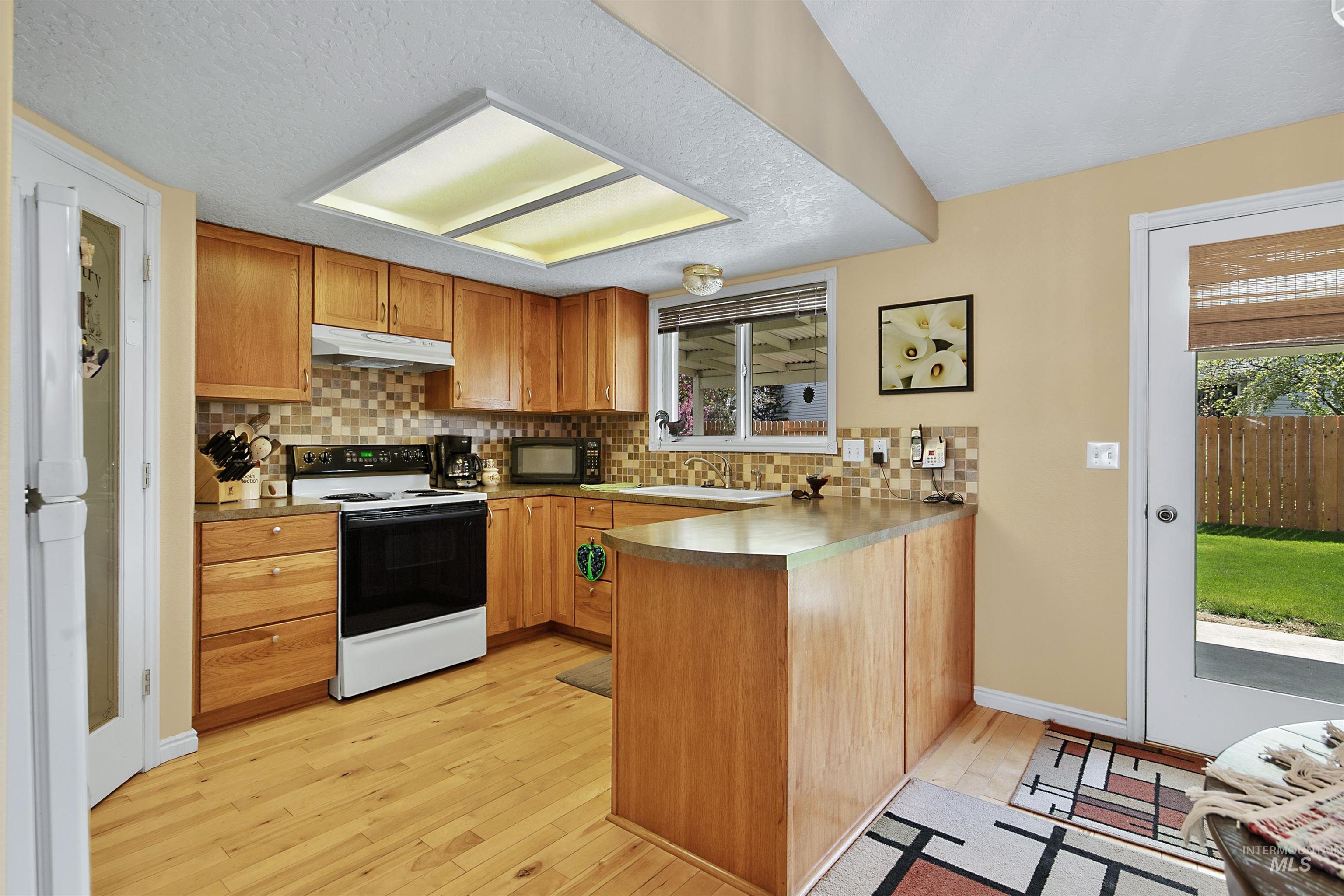 1707 Silver Loop, Nampa, Idaho 83686, 3 Bedrooms, 2 Bathrooms, Residential For Sale, Price $372,000,MLS 98990968