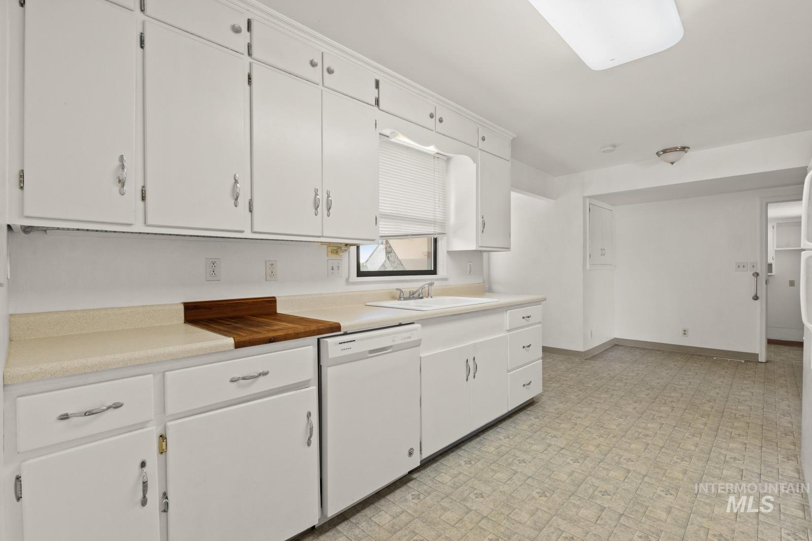 1876 6th Ave, Clarkston, Washington 99403, 2 Bedrooms, 2 Bathrooms, Residential For Sale, Price $385,000, 98990969