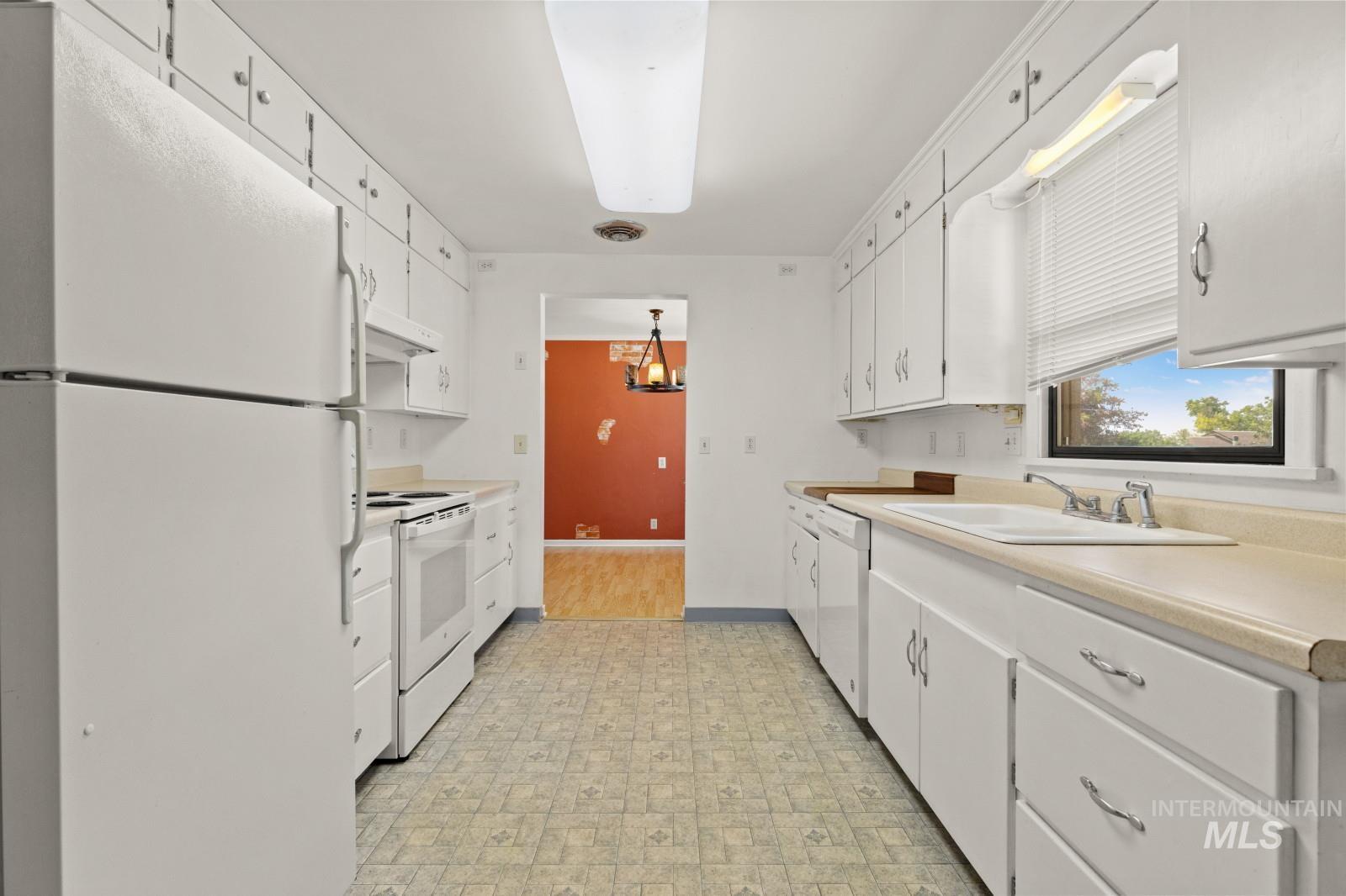 1876 6th Ave, Clarkston, Washington 99403, 2 Bedrooms, 2 Bathrooms, Residential For Sale, Price $385,000, 98990969