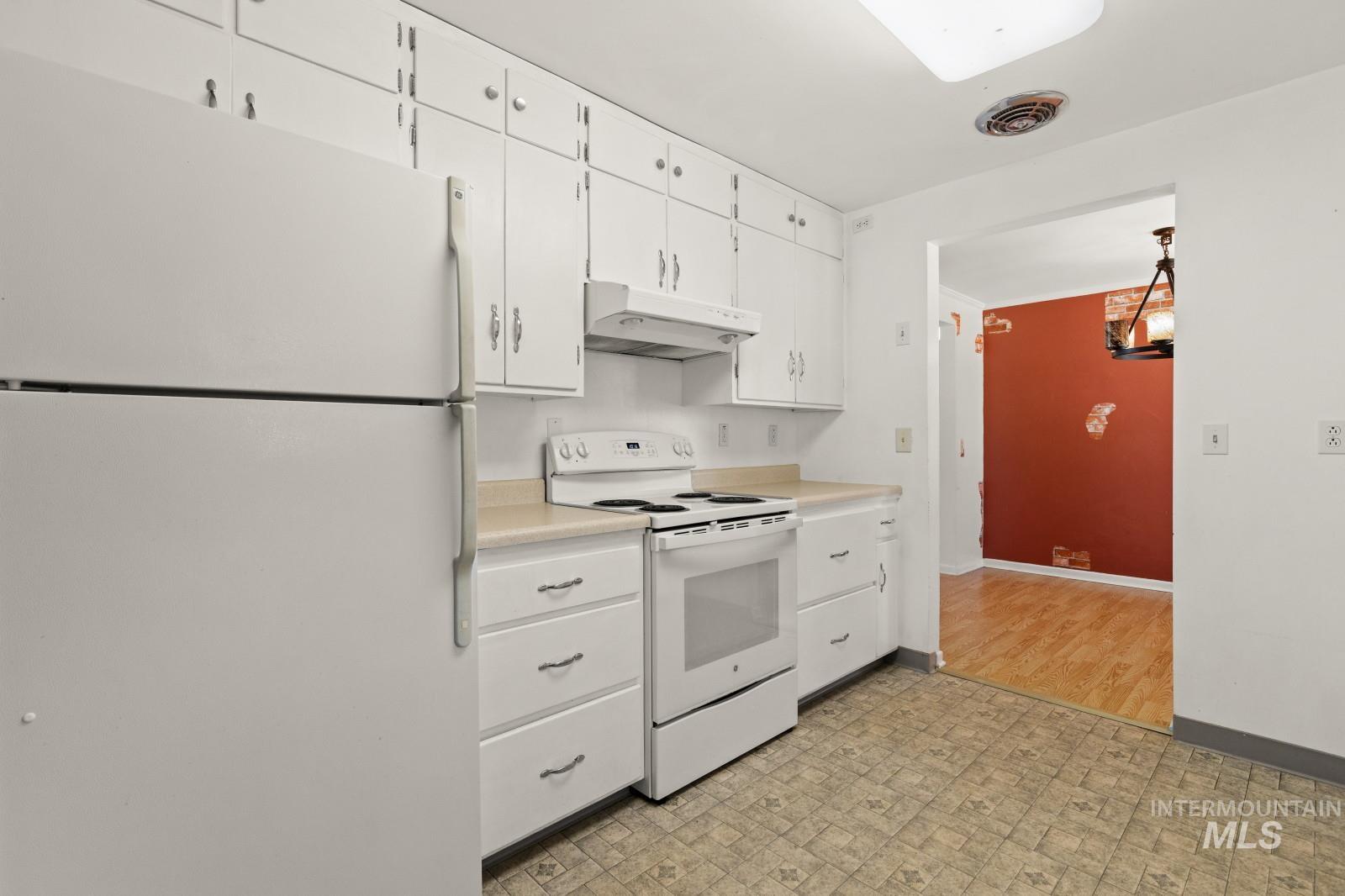 1876 6th Ave, Clarkston, Washington 99403, 2 Bedrooms, 2 Bathrooms, Residential For Sale, Price $385,000, 98990969