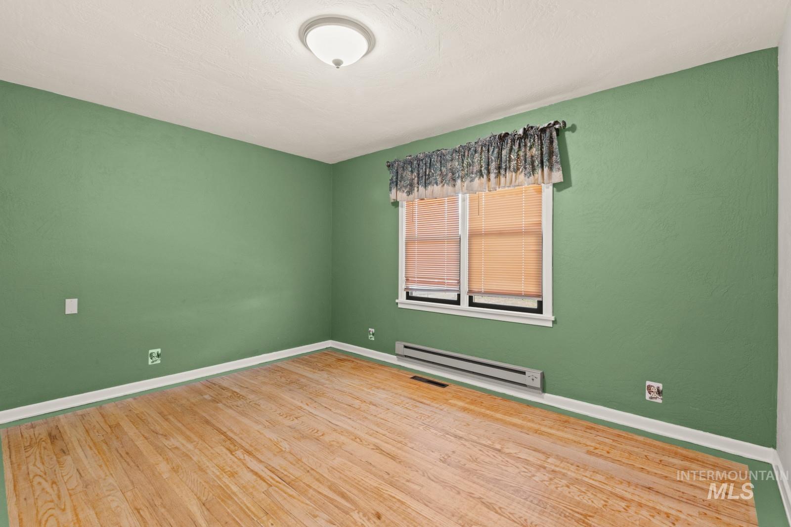 1876 6th Ave, Clarkston, Washington 99403, 2 Bedrooms, 2 Bathrooms, Residential For Sale, Price $385,000, 98990969