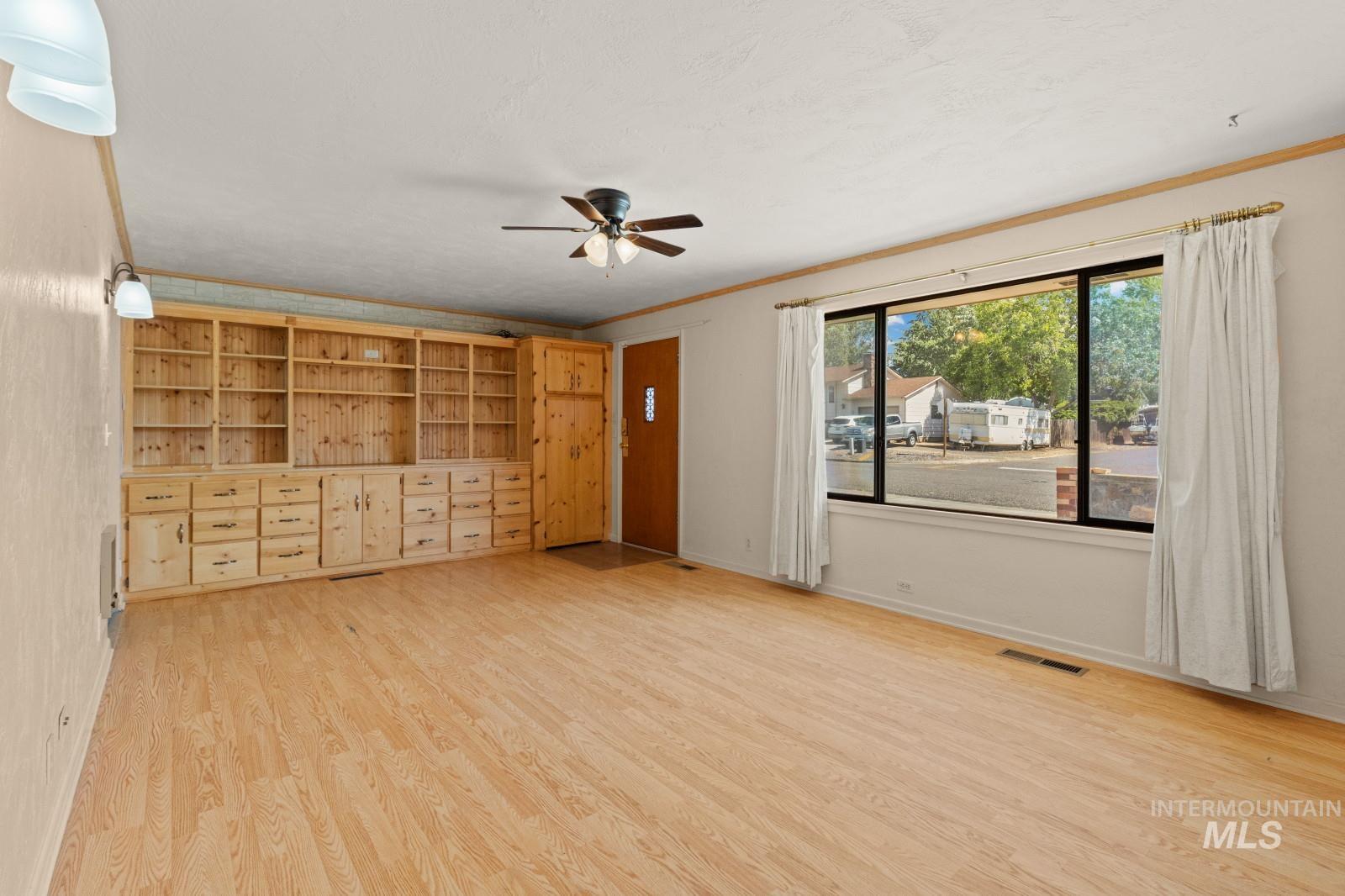 1876 6th Ave, Clarkston, Washington 99403, 2 Bedrooms, 2 Bathrooms, Residential For Sale, Price $385,000, 98990969