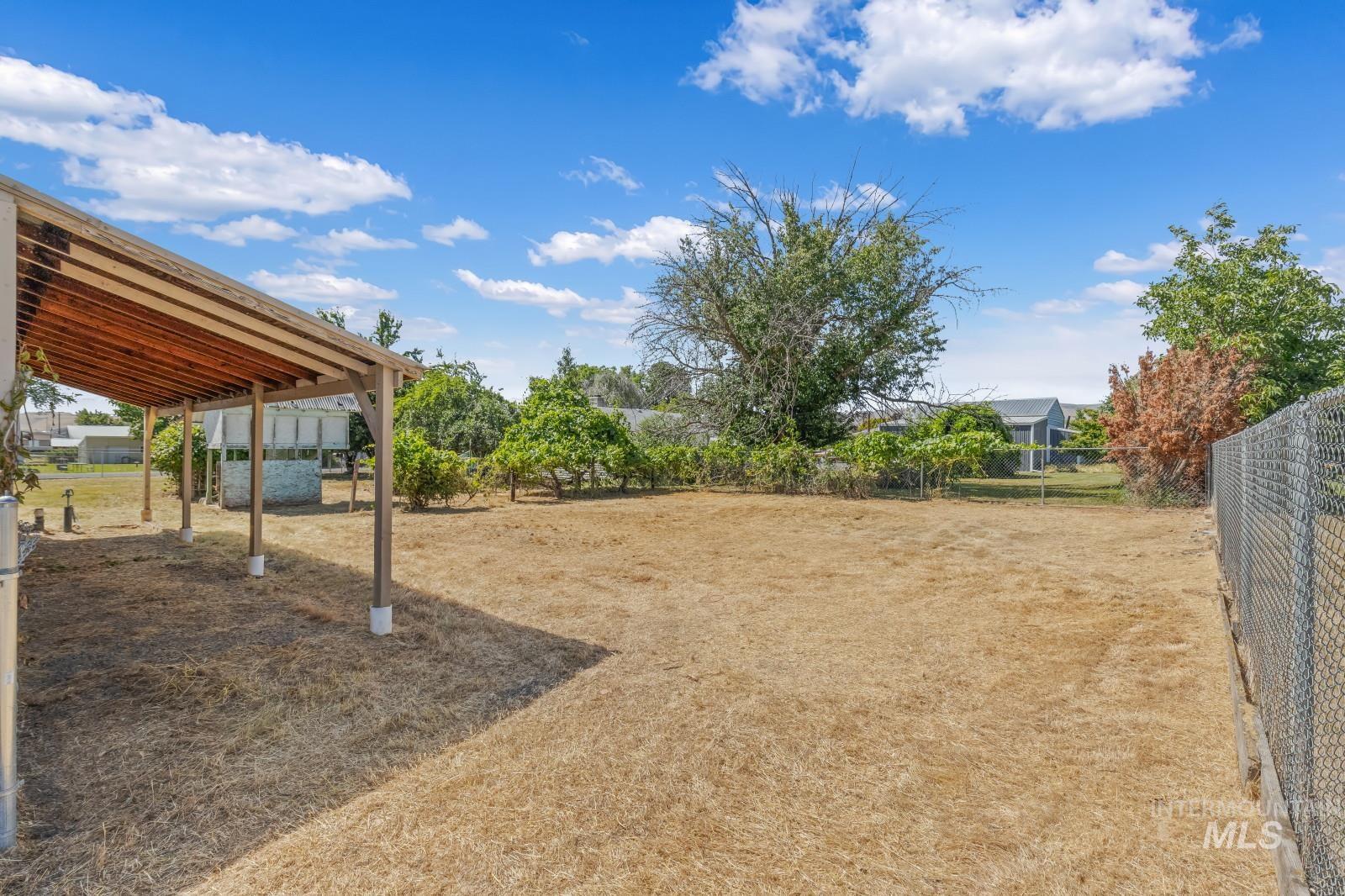 1876 6th Ave, Clarkston, Washington 99403, 2 Bedrooms, 2 Bathrooms, Residential For Sale, Price $385,000, 98990969