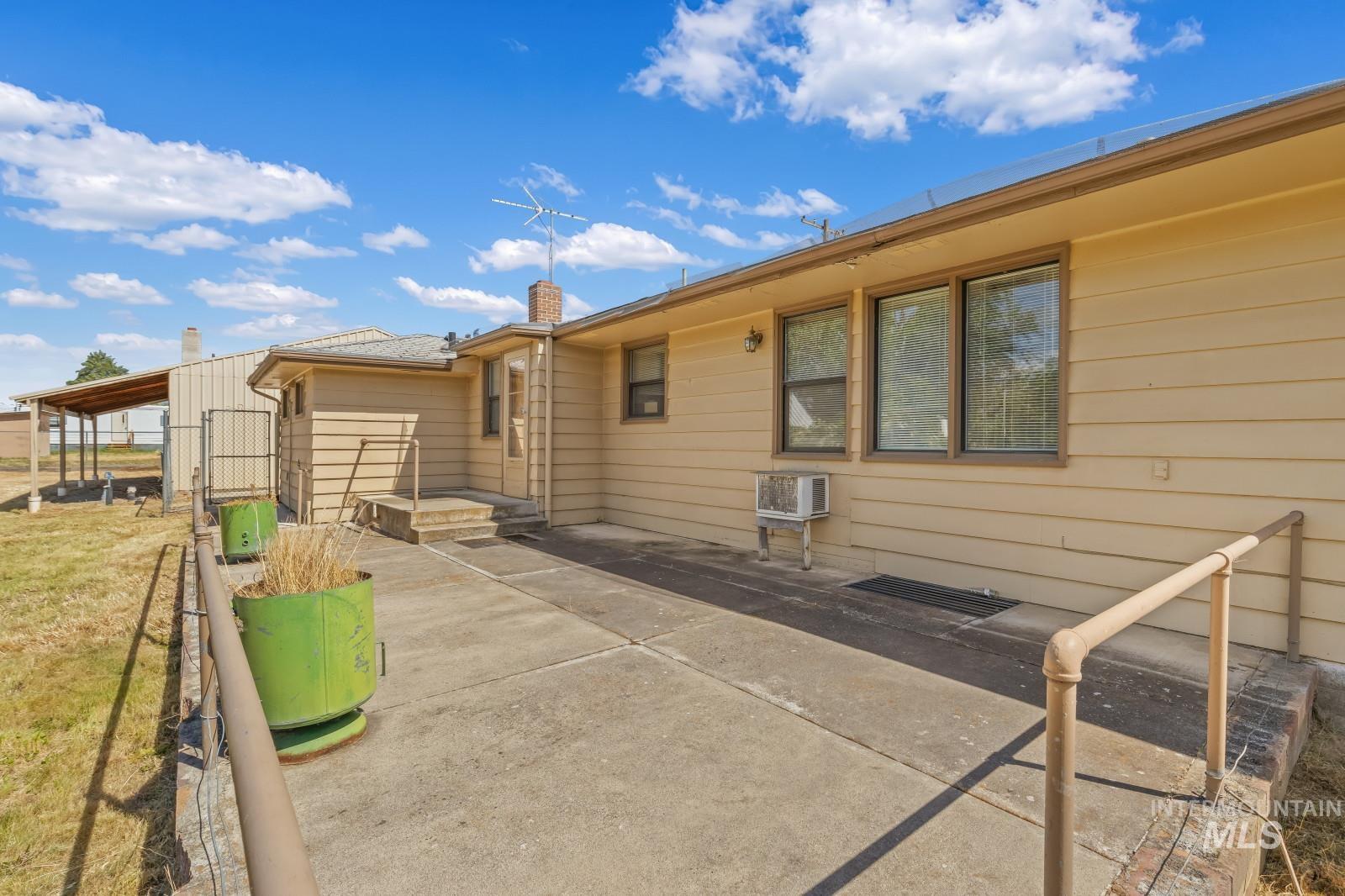 1876 6th Ave, Clarkston, Washington 99403, 2 Bedrooms, 2 Bathrooms, Residential For Sale, Price $385,000, 98990969